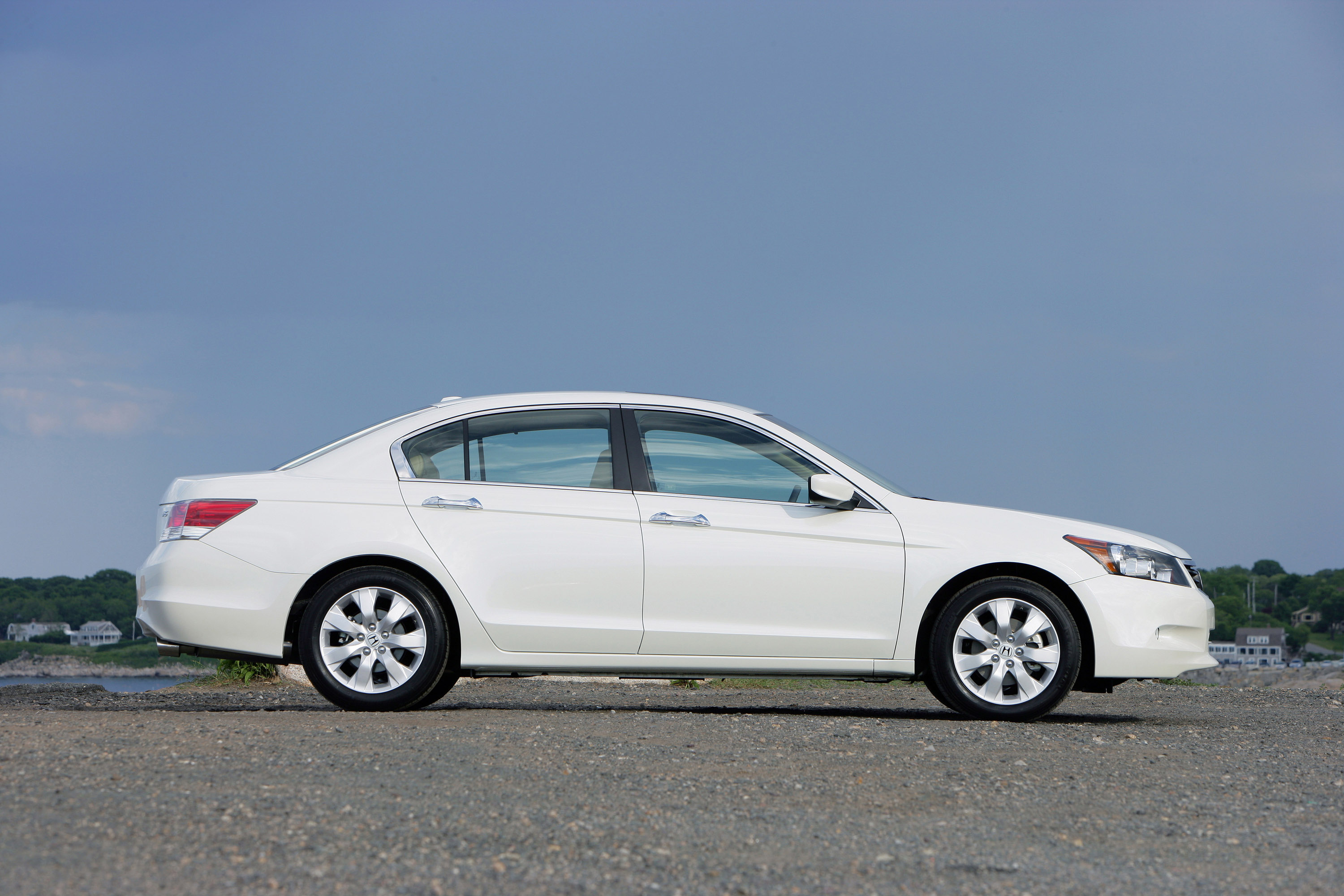 Honda Accord EX-L V6 Sedan photo #19