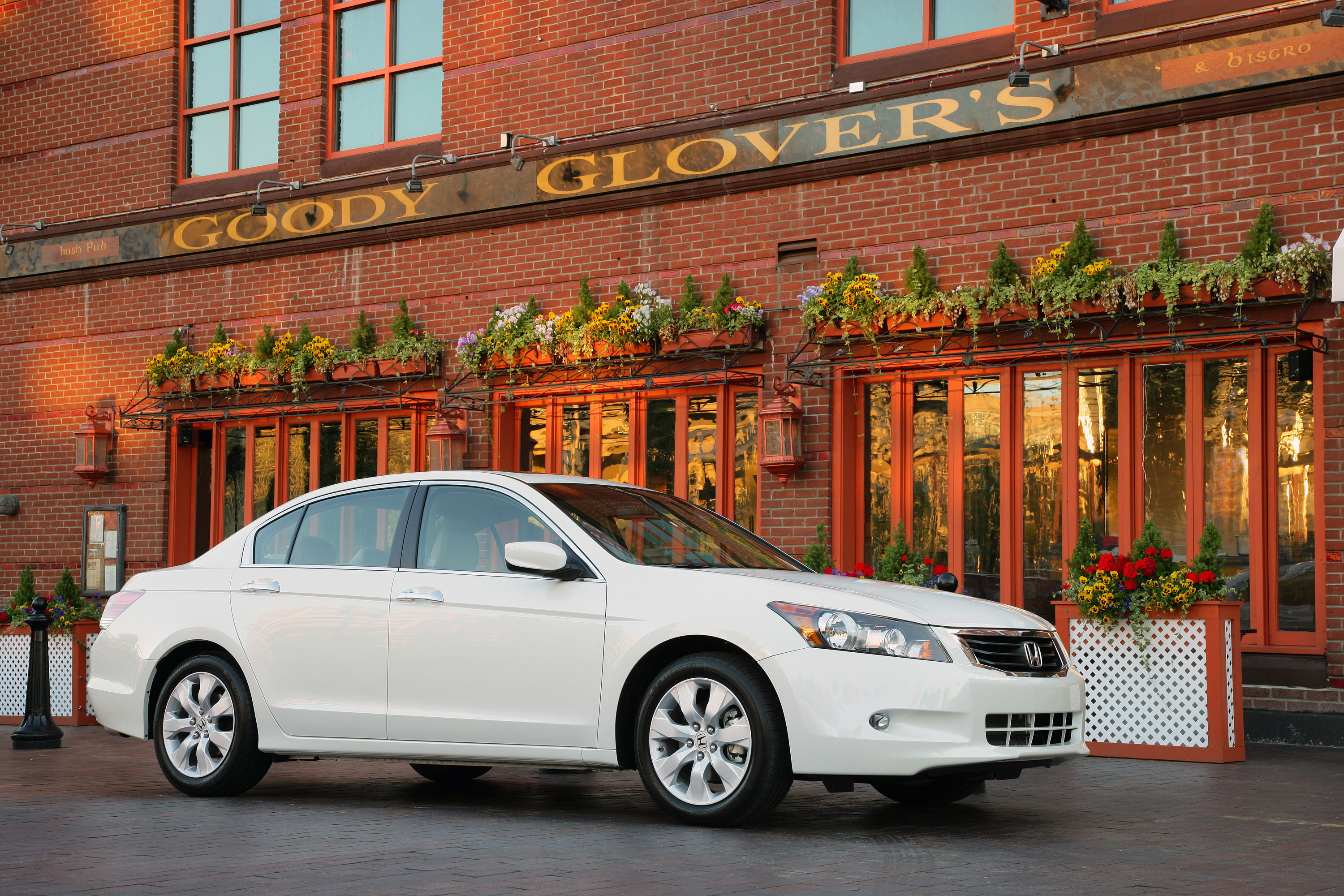Honda Accord EX-L V6 Sedan photo #25