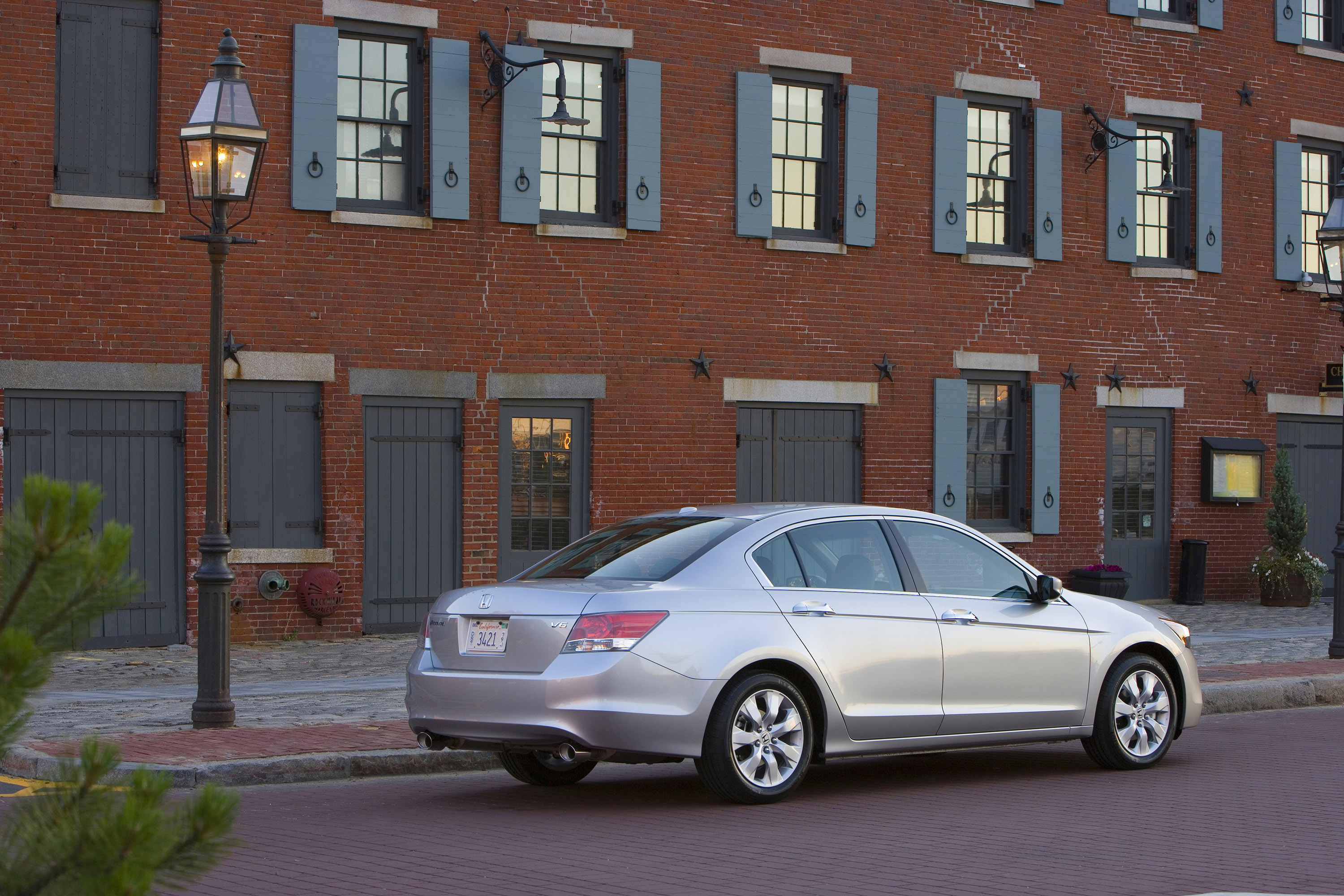 Honda Accord EX-L V6 Sedan photo #29