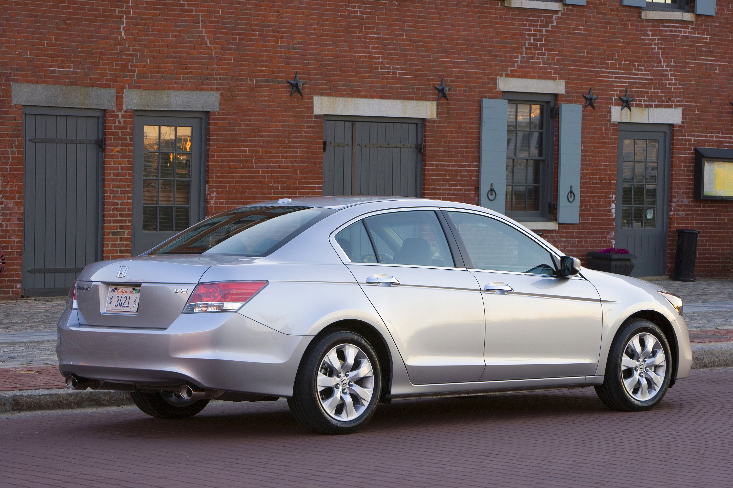 Honda Accord EX-L V6 Sedan photo #30