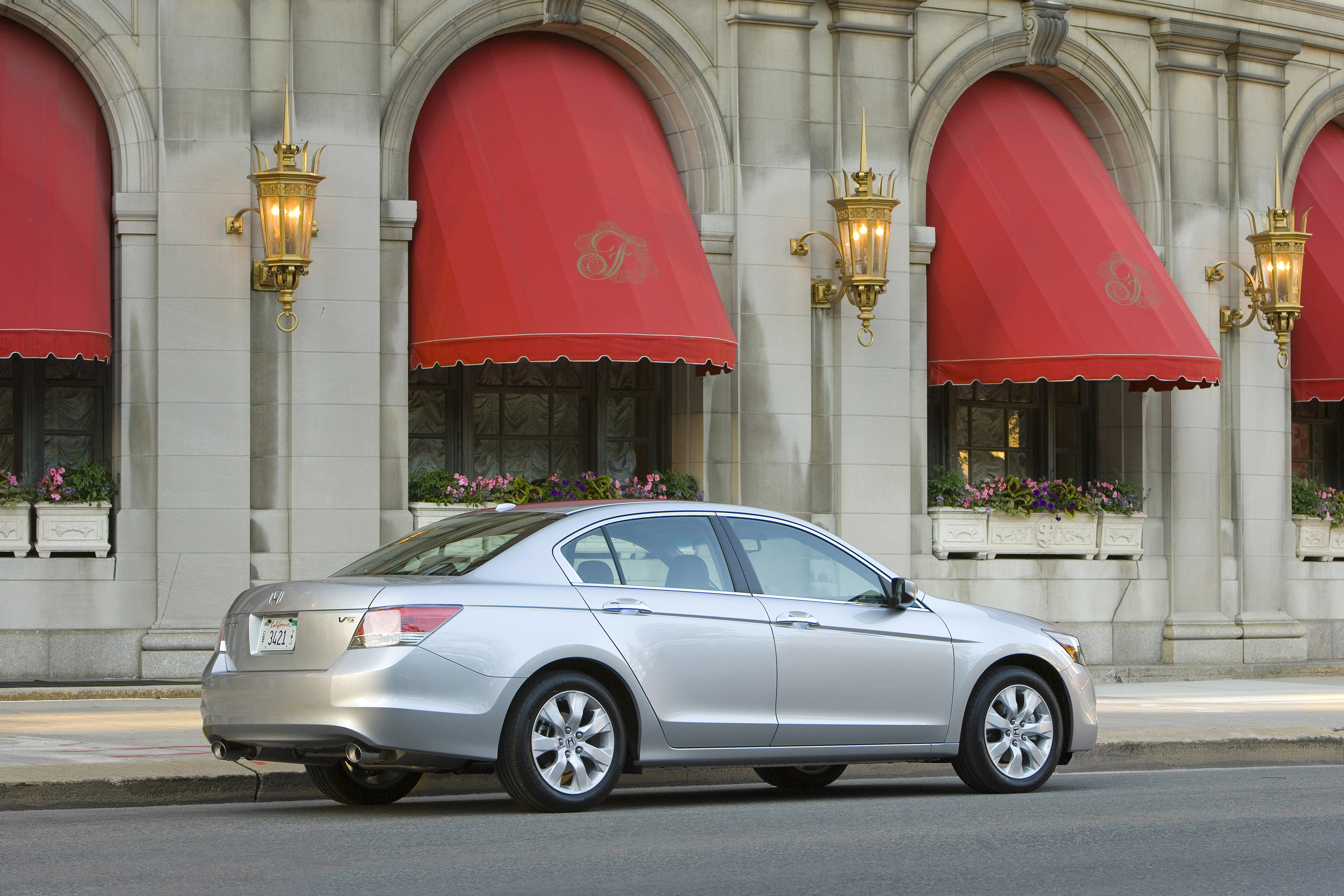 Honda Accord EX-L V6 Sedan photo #32