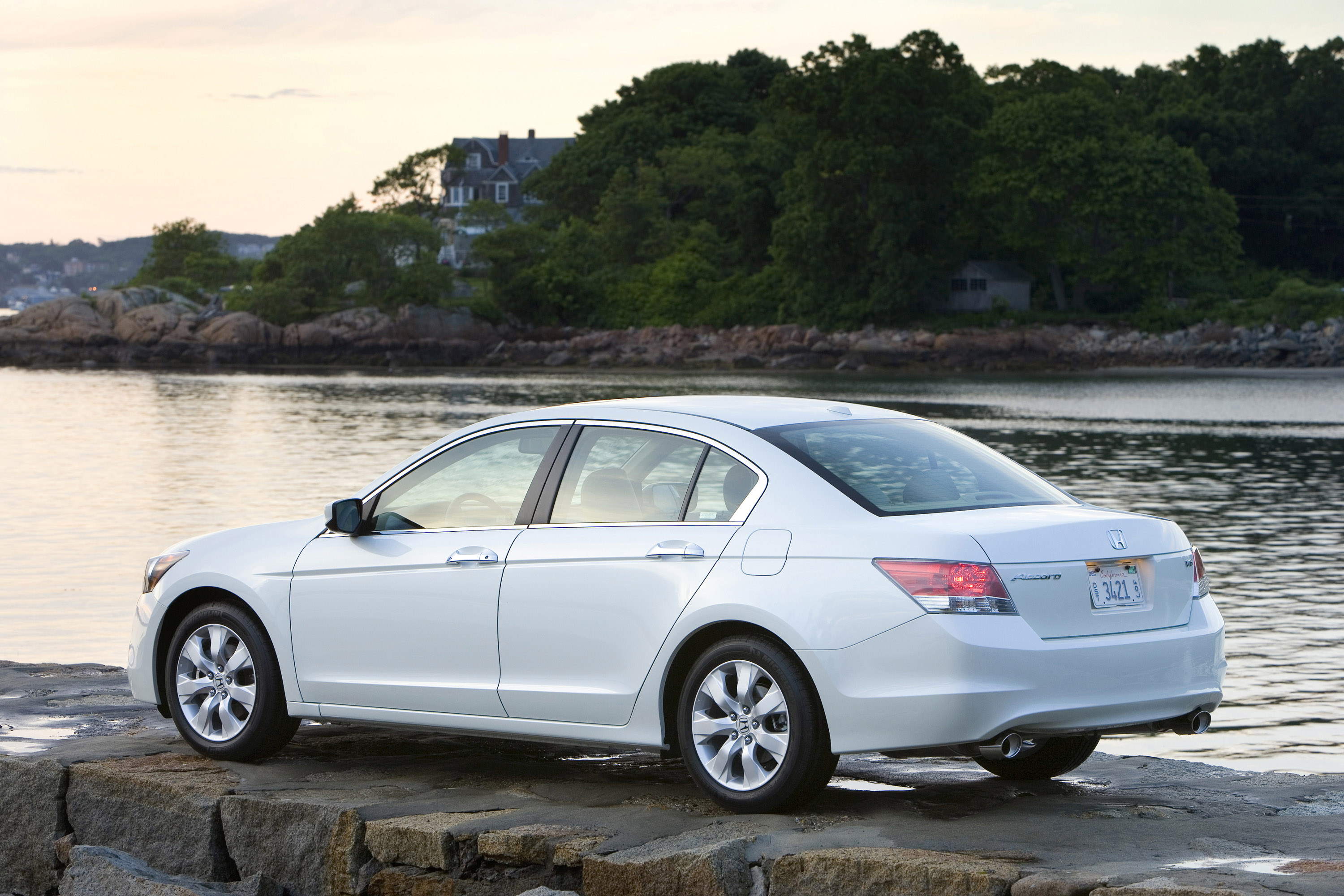 Honda Accord EX-L V6 Sedan photo #35