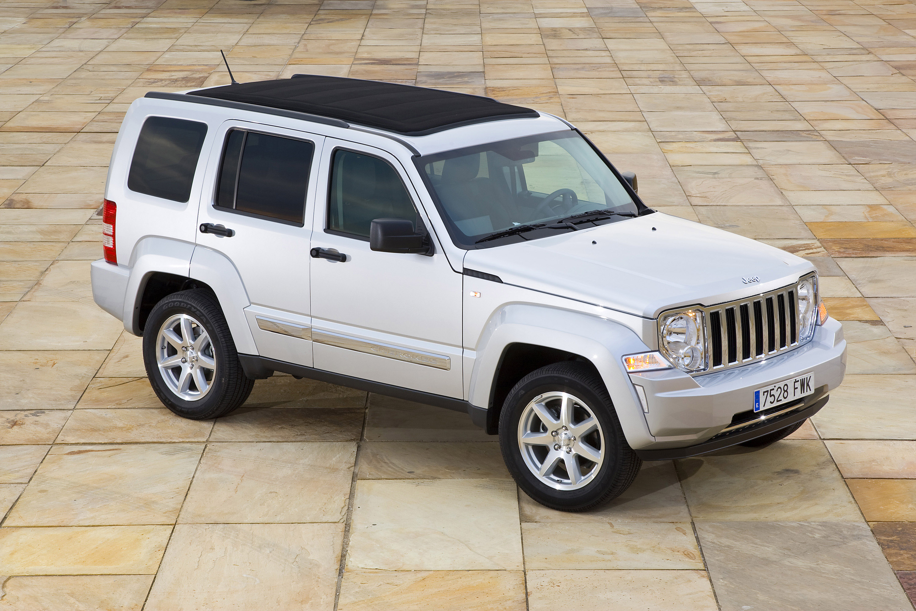 Jeep Cherokee photo #23