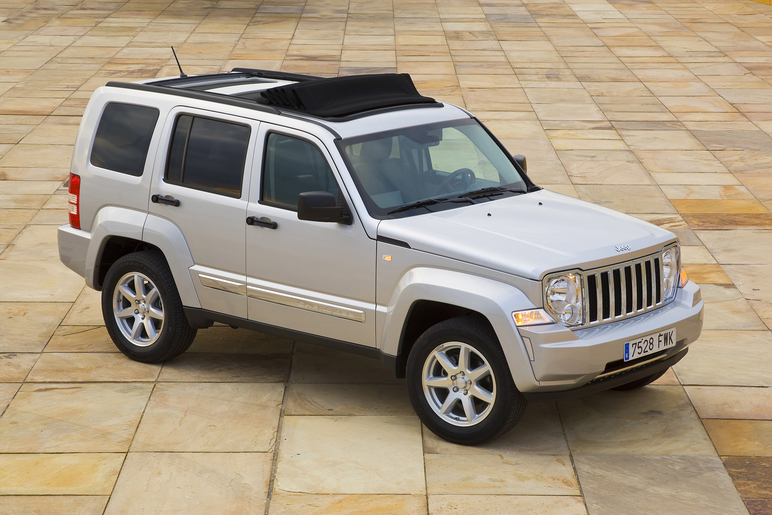 Jeep Cherokee photo #24