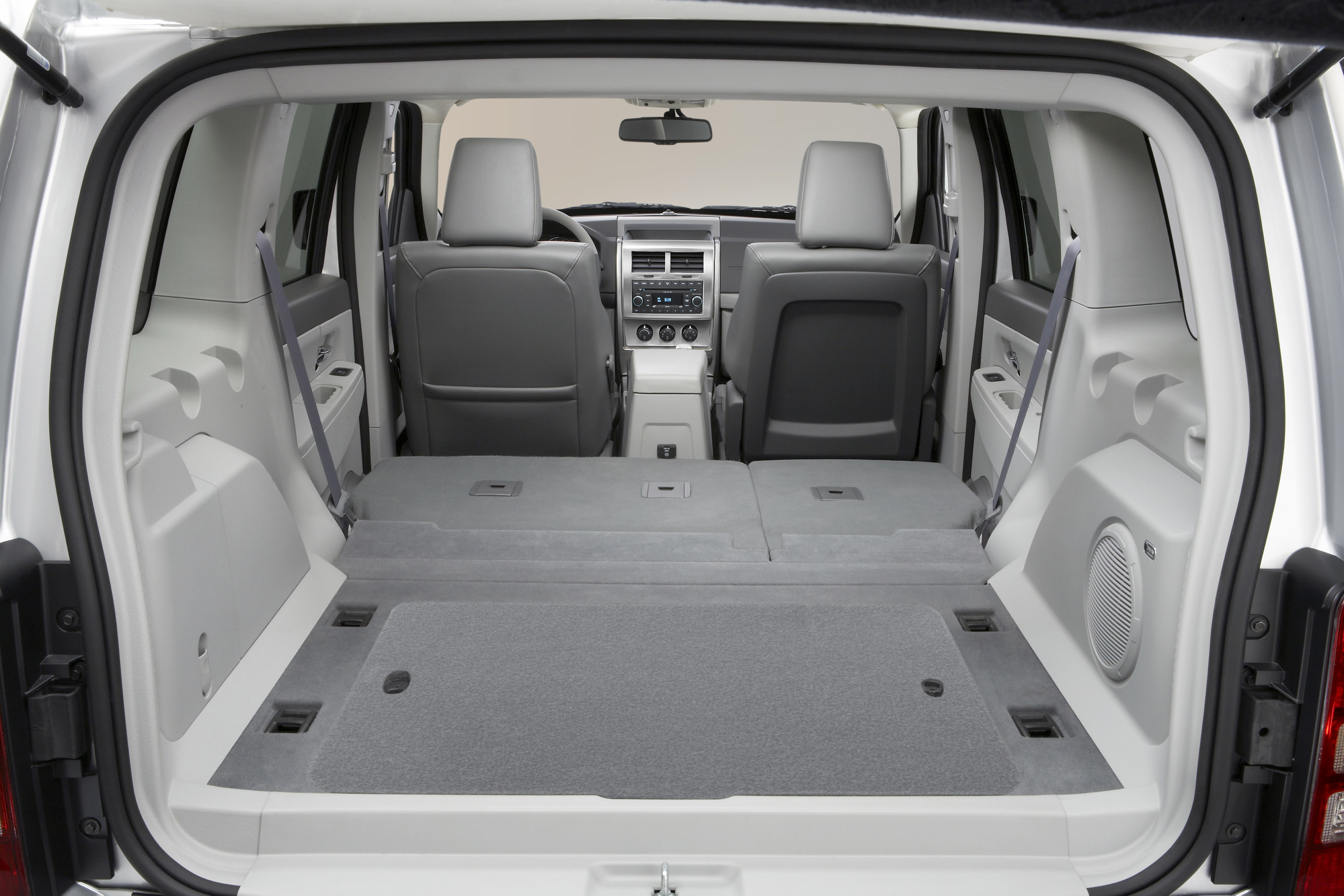 Jeep Liberty photo #35