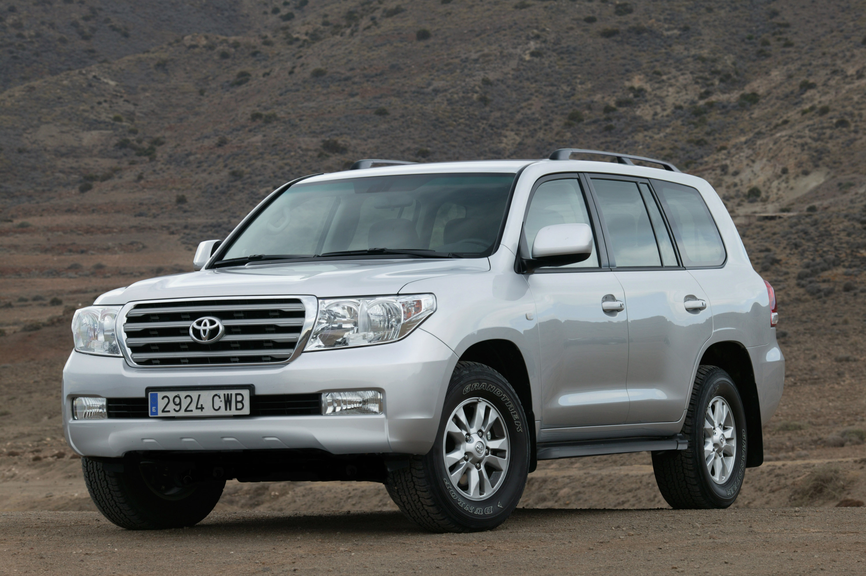 Toyota Land Cruiser V8 photo #3