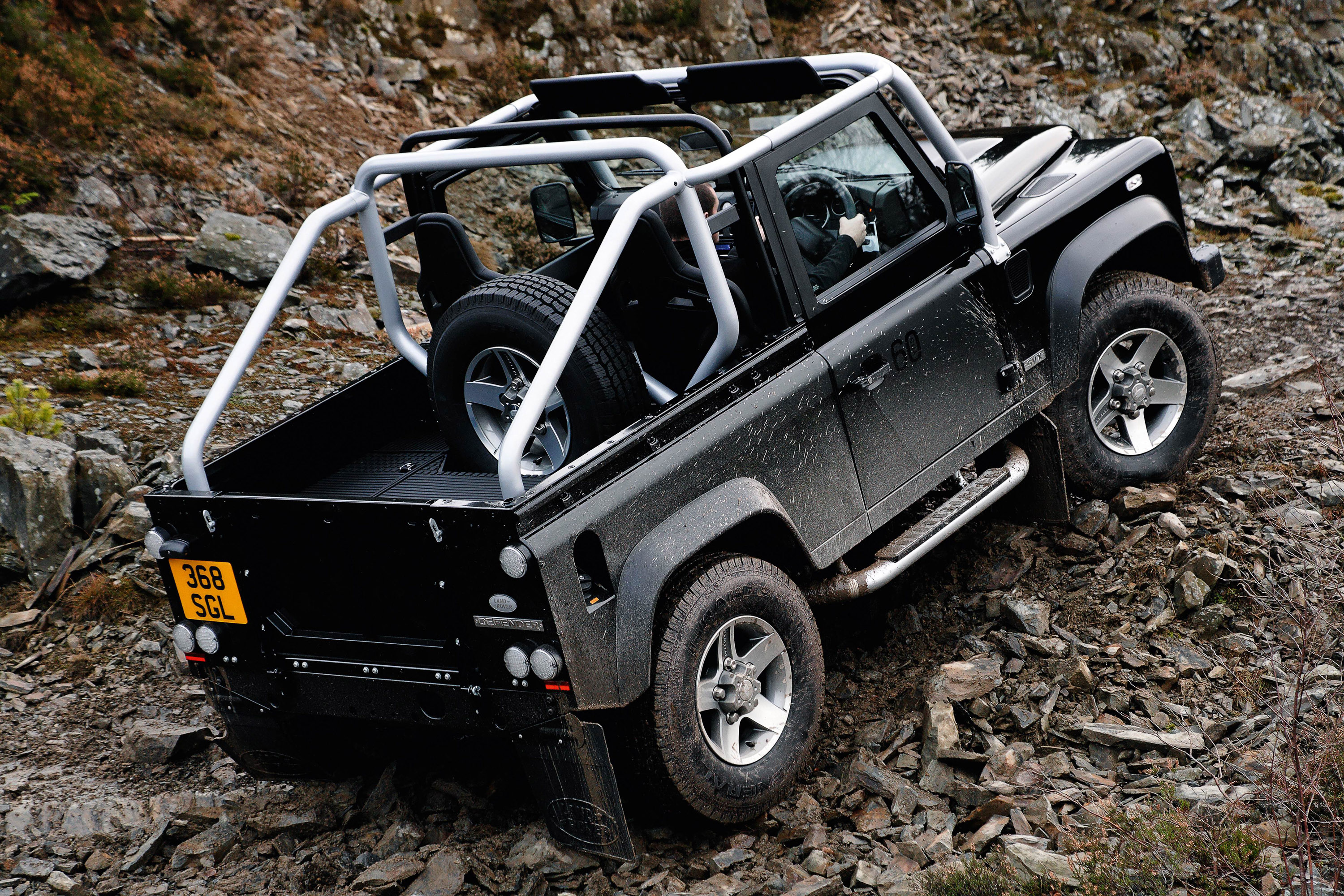 Land Rover Defender SVX photo #16