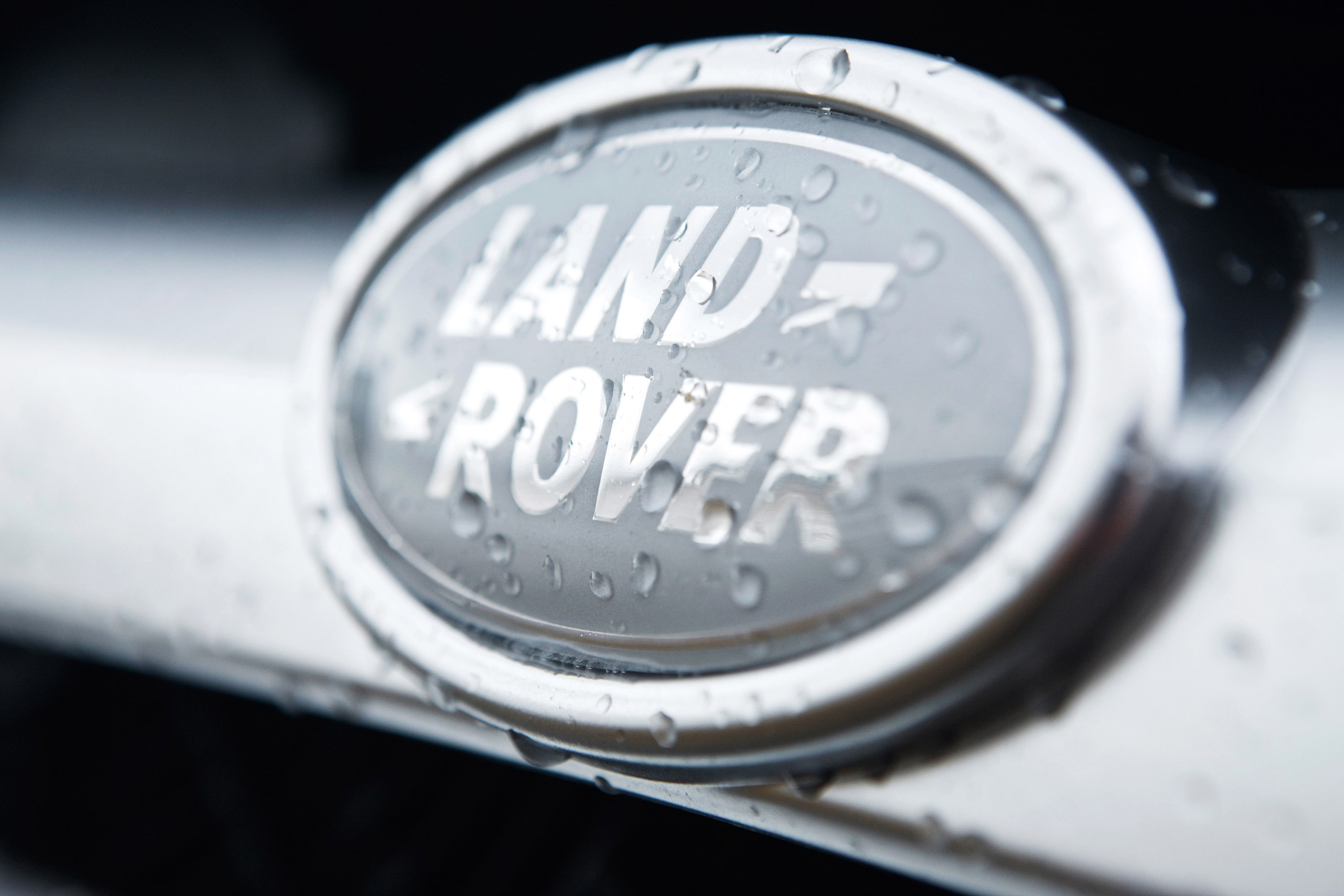 Land Rover Defender SVX photo #17