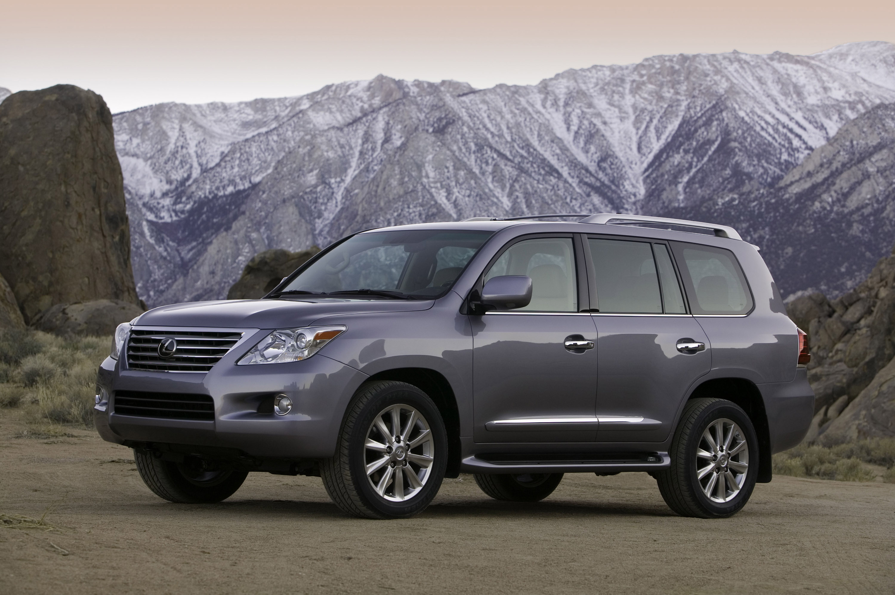 Lexus LX 570 photo #4