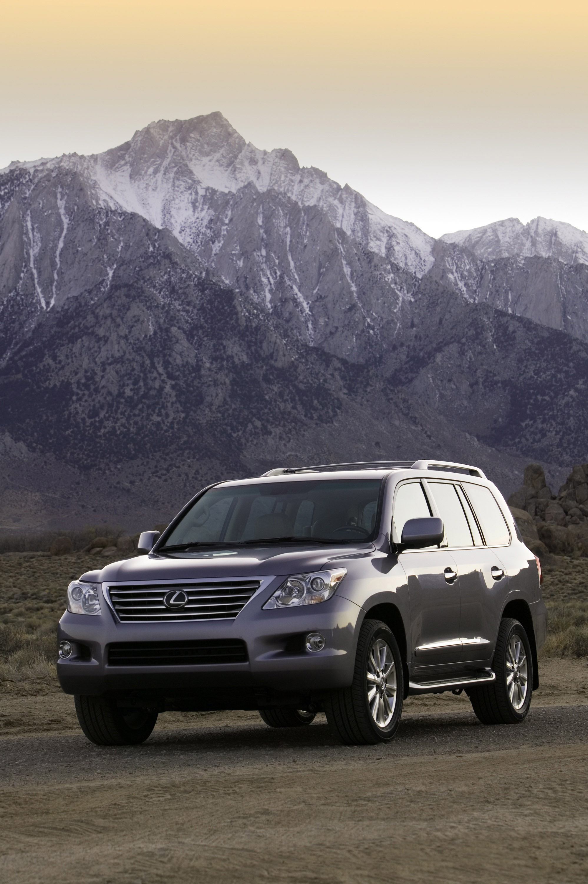Lexus LX 570 photo #7