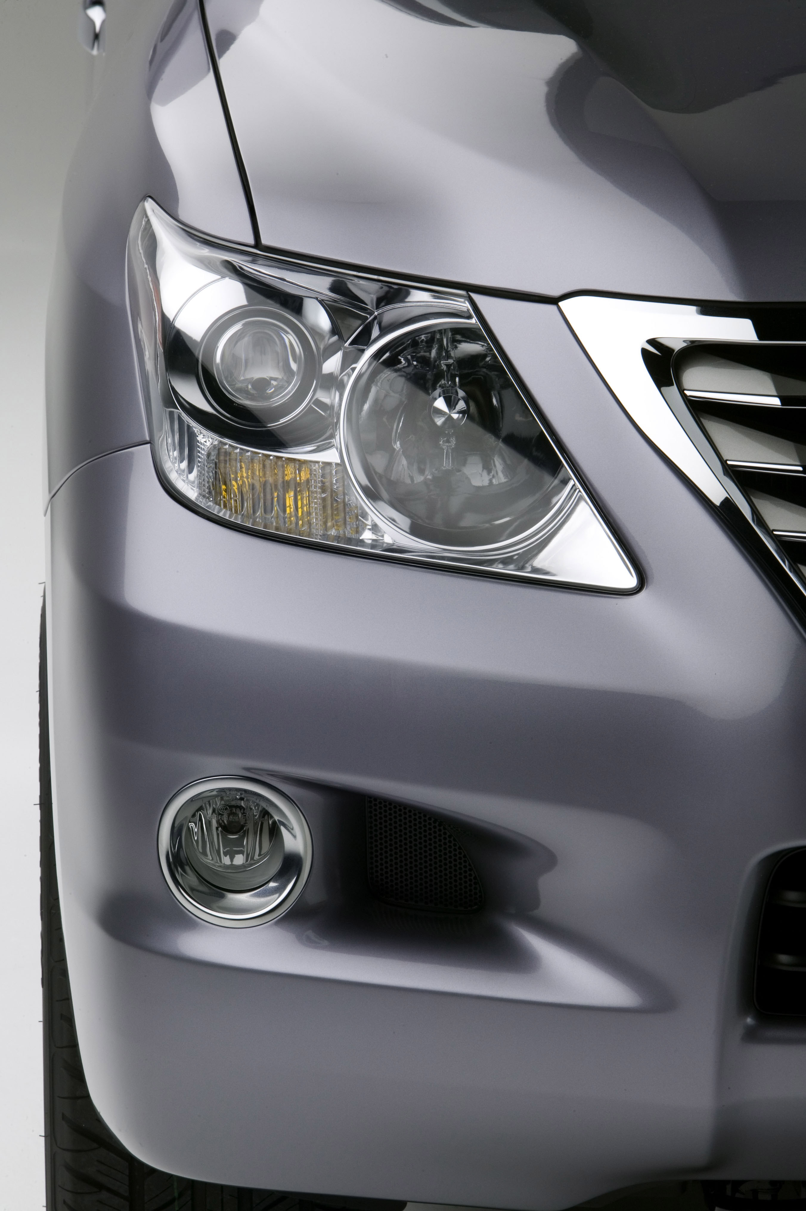 Lexus LX 570 photo #50