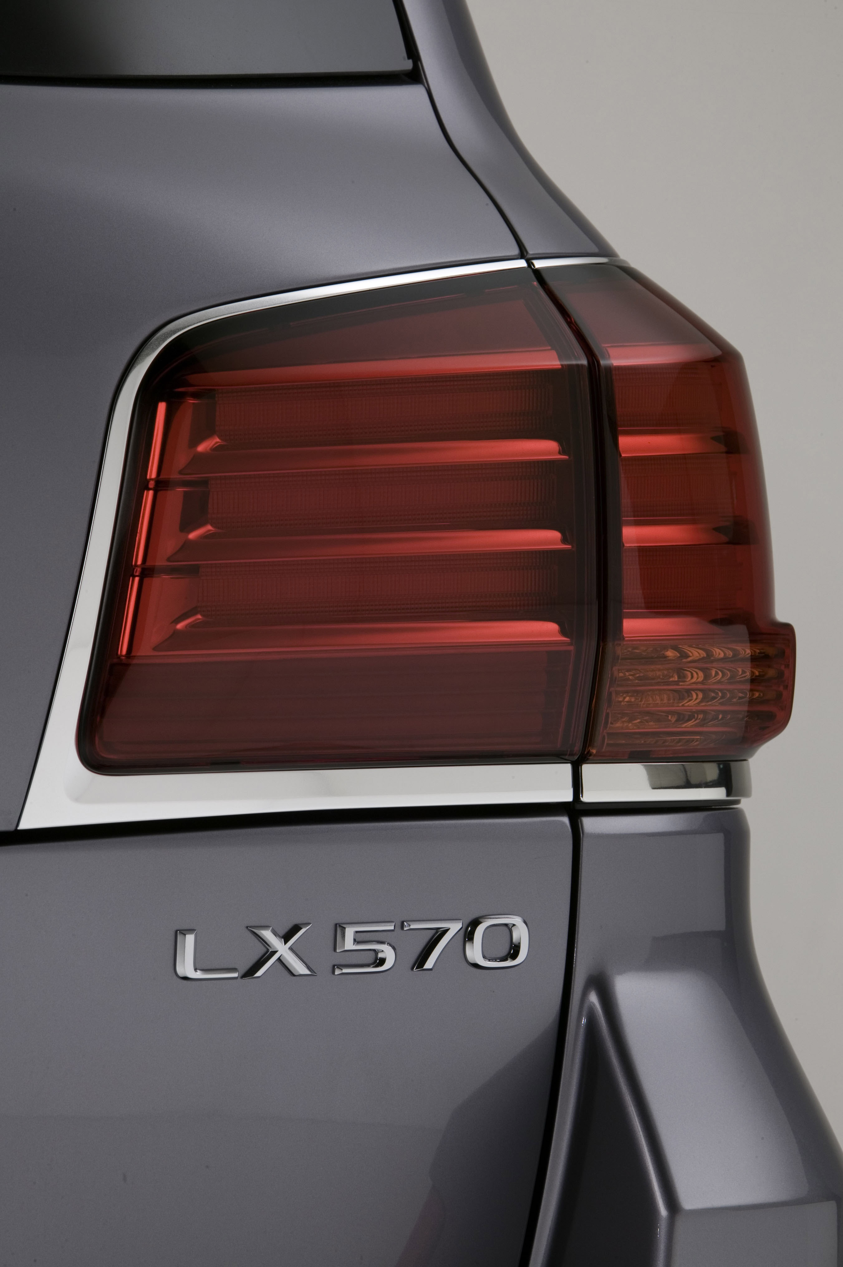 Lexus LX 570 photo #52