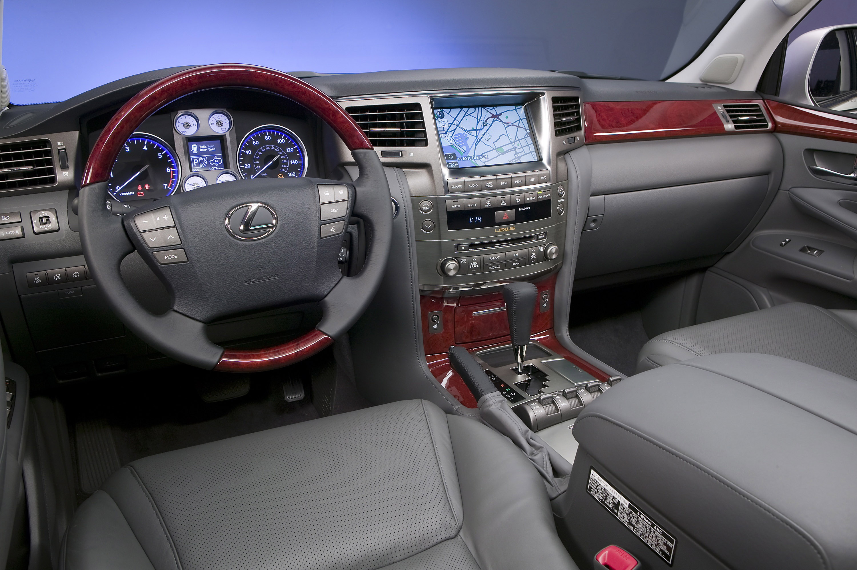 Lexus LX 570 photo #58