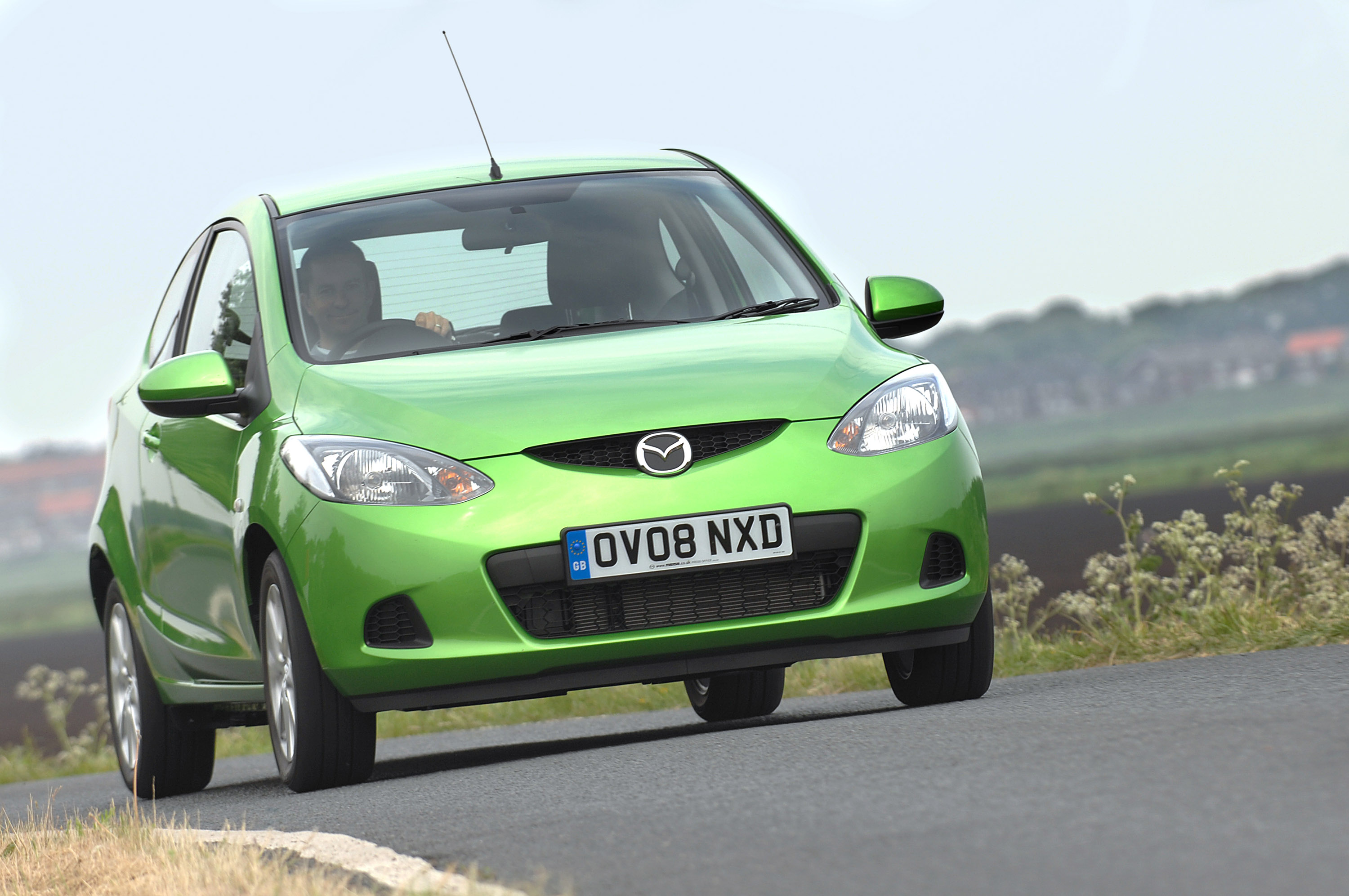 Mazda 2 photo #7