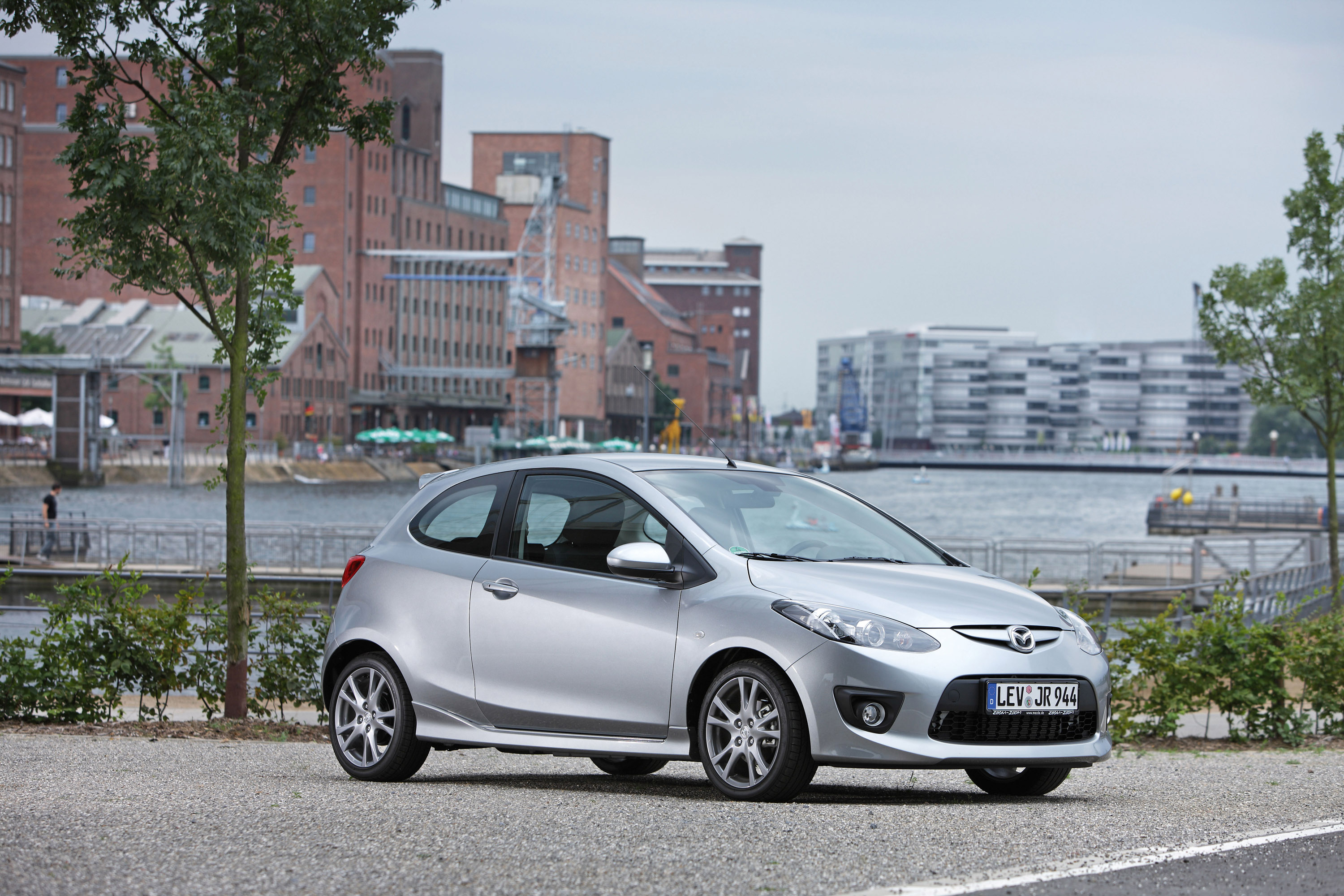 Mazda 2 photo #9