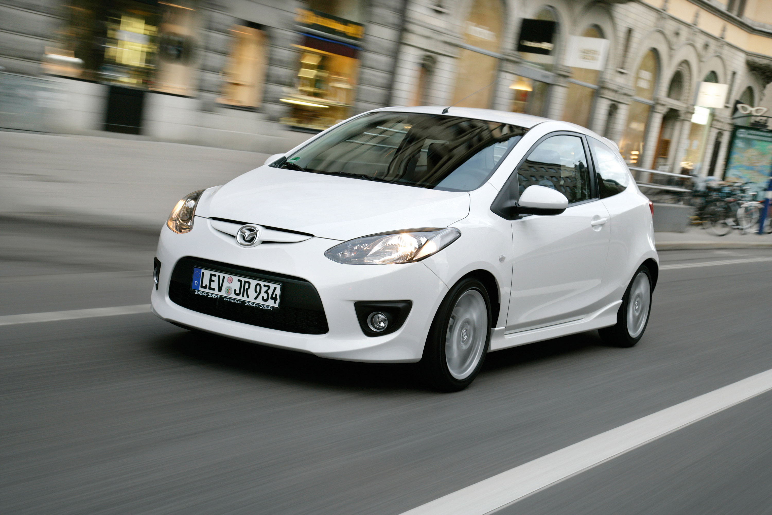 Mazda 2 photo #16