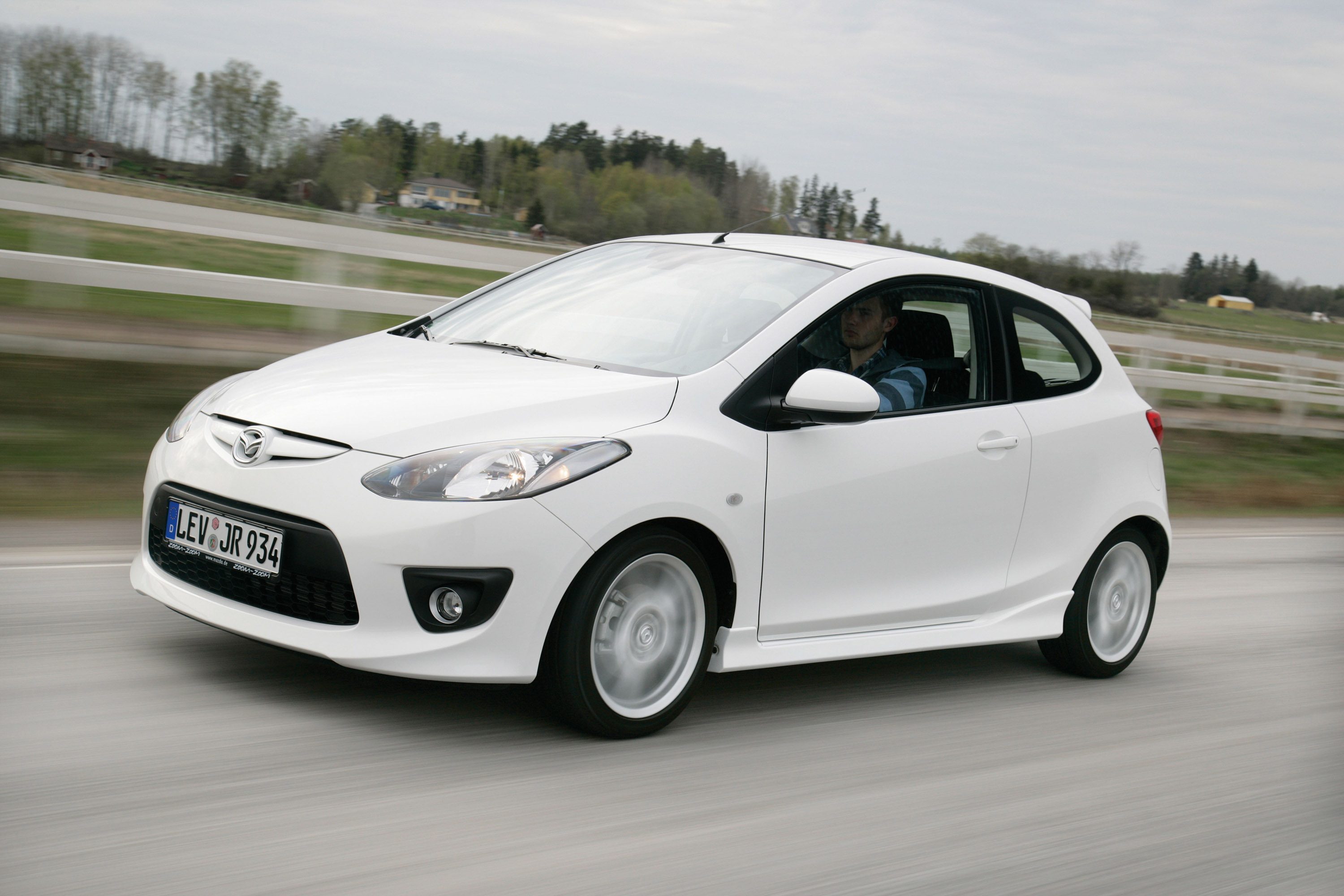 Mazda 2 photo #17