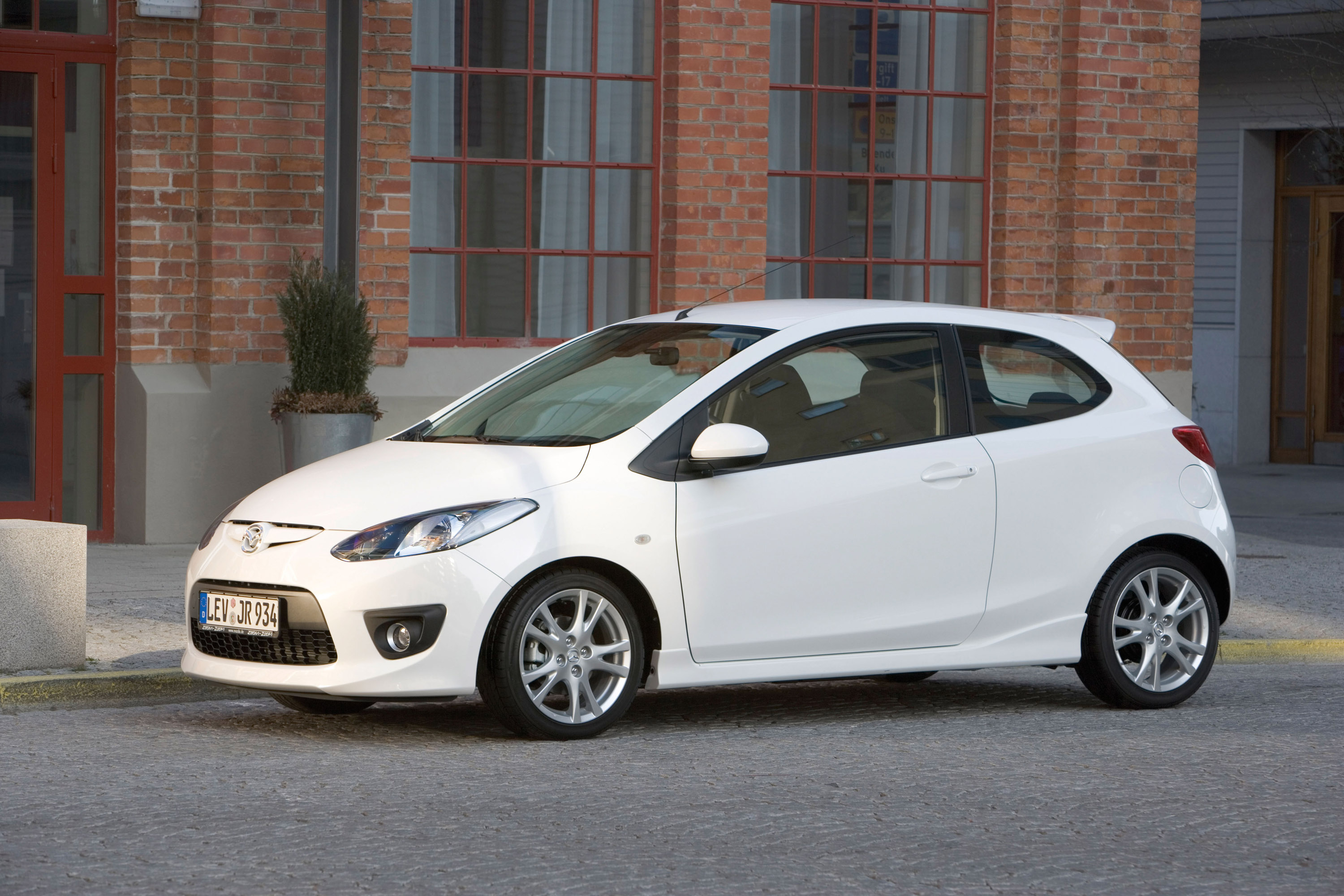 Mazda 2 photo #21