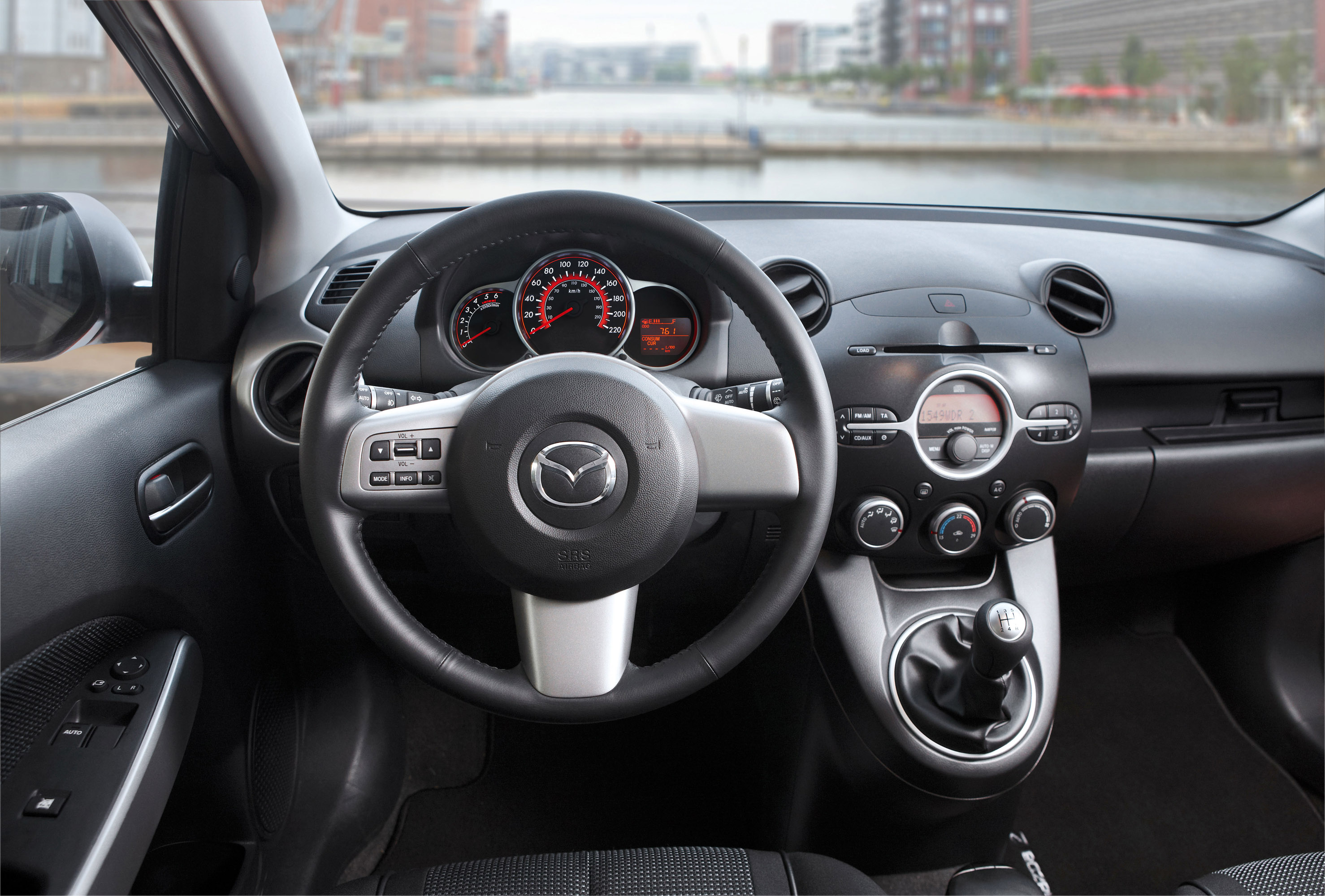 Mazda 2 photo #35
