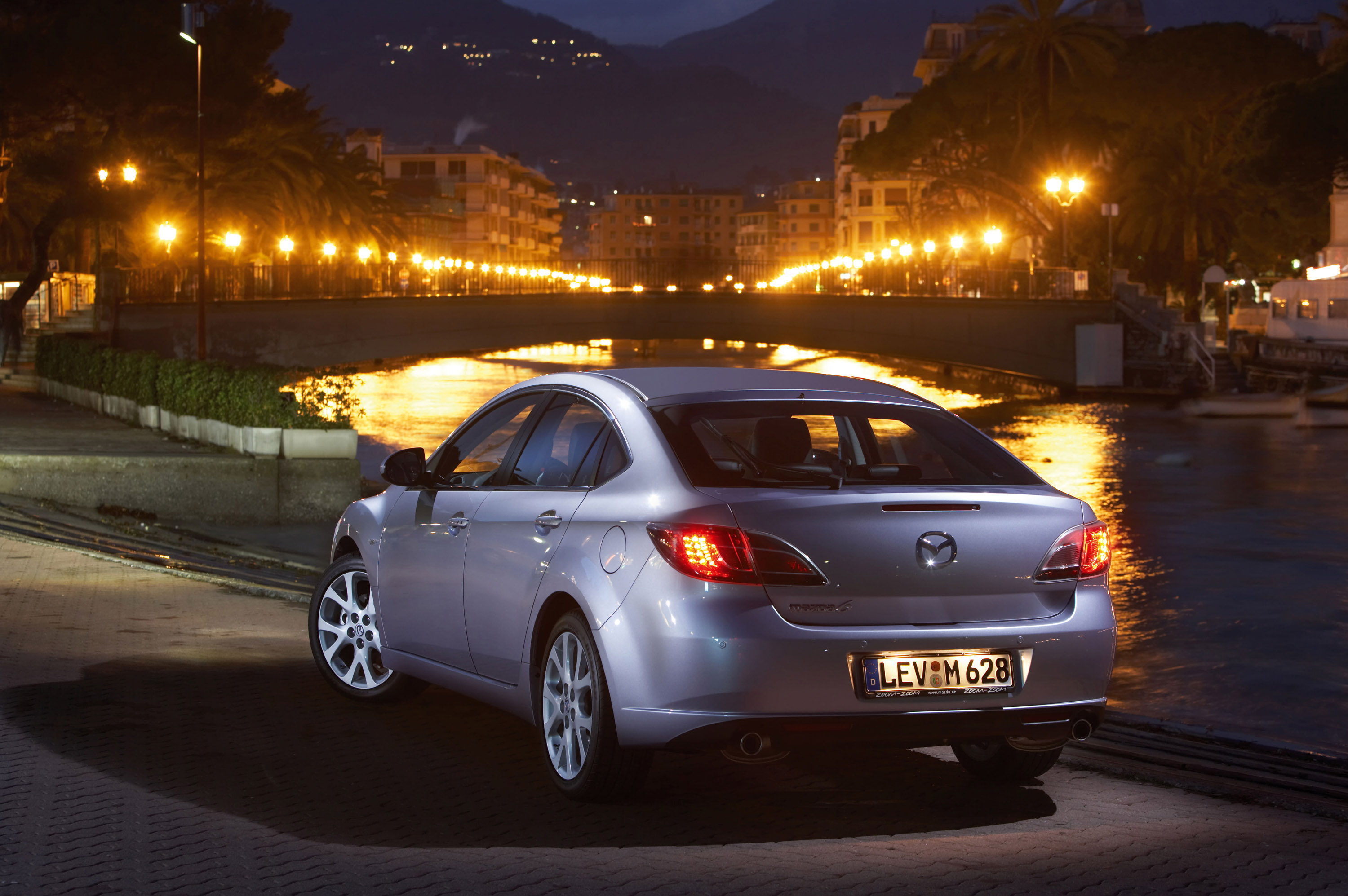Mazda 6 Hatchback photo #32