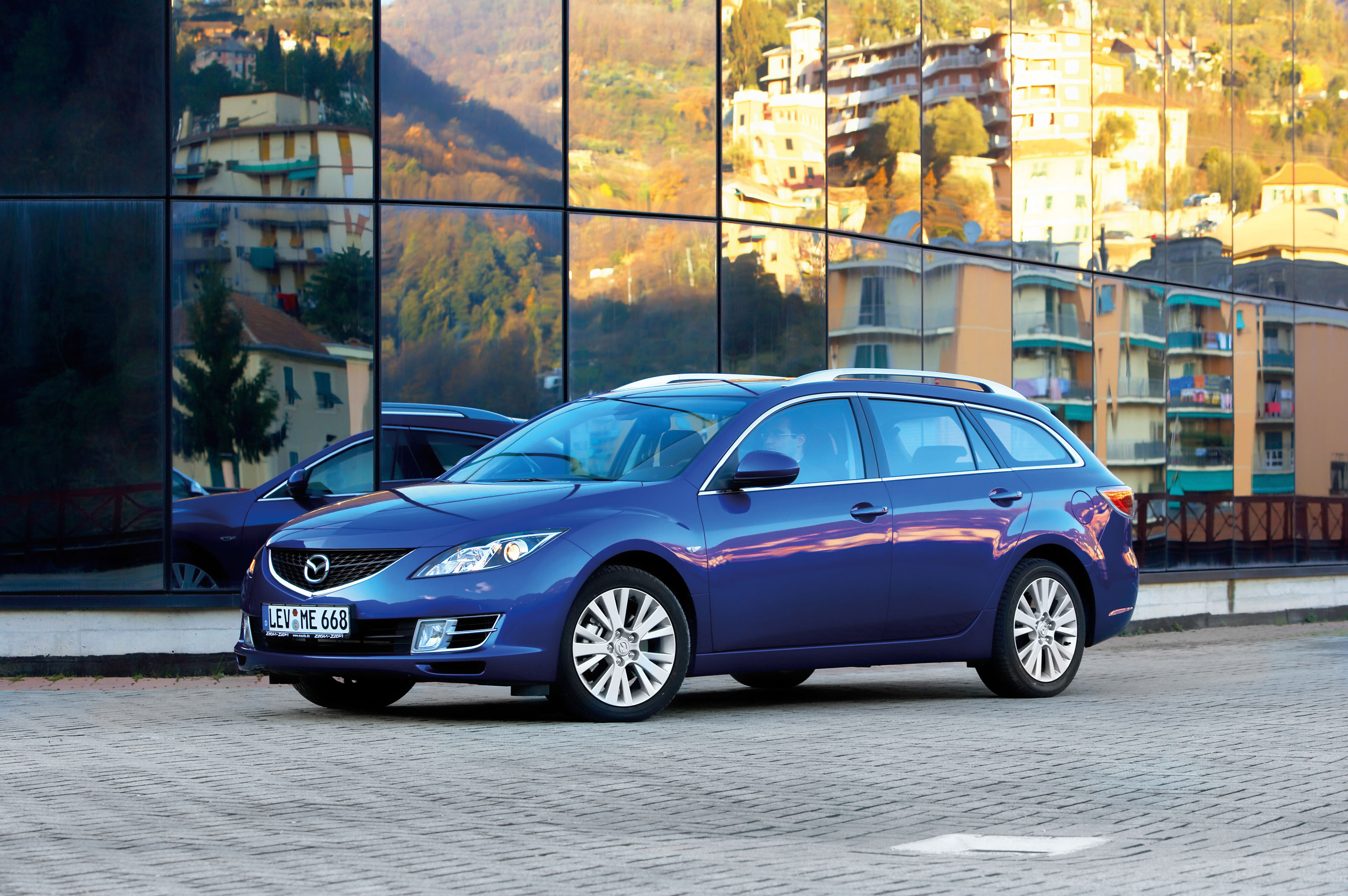 Mazda 6 Wagon photo #16