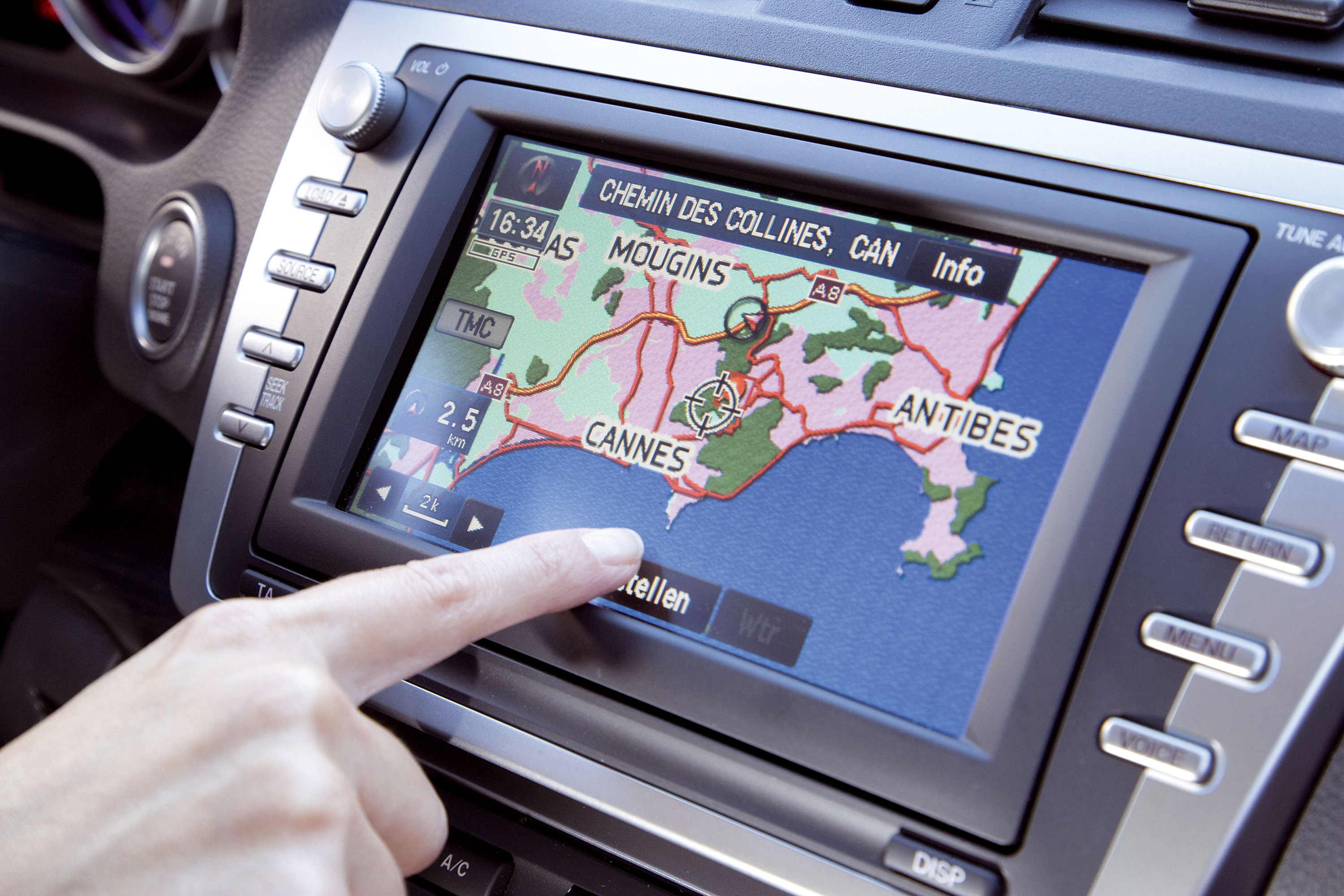 Mazda 6 Wagon photo #25