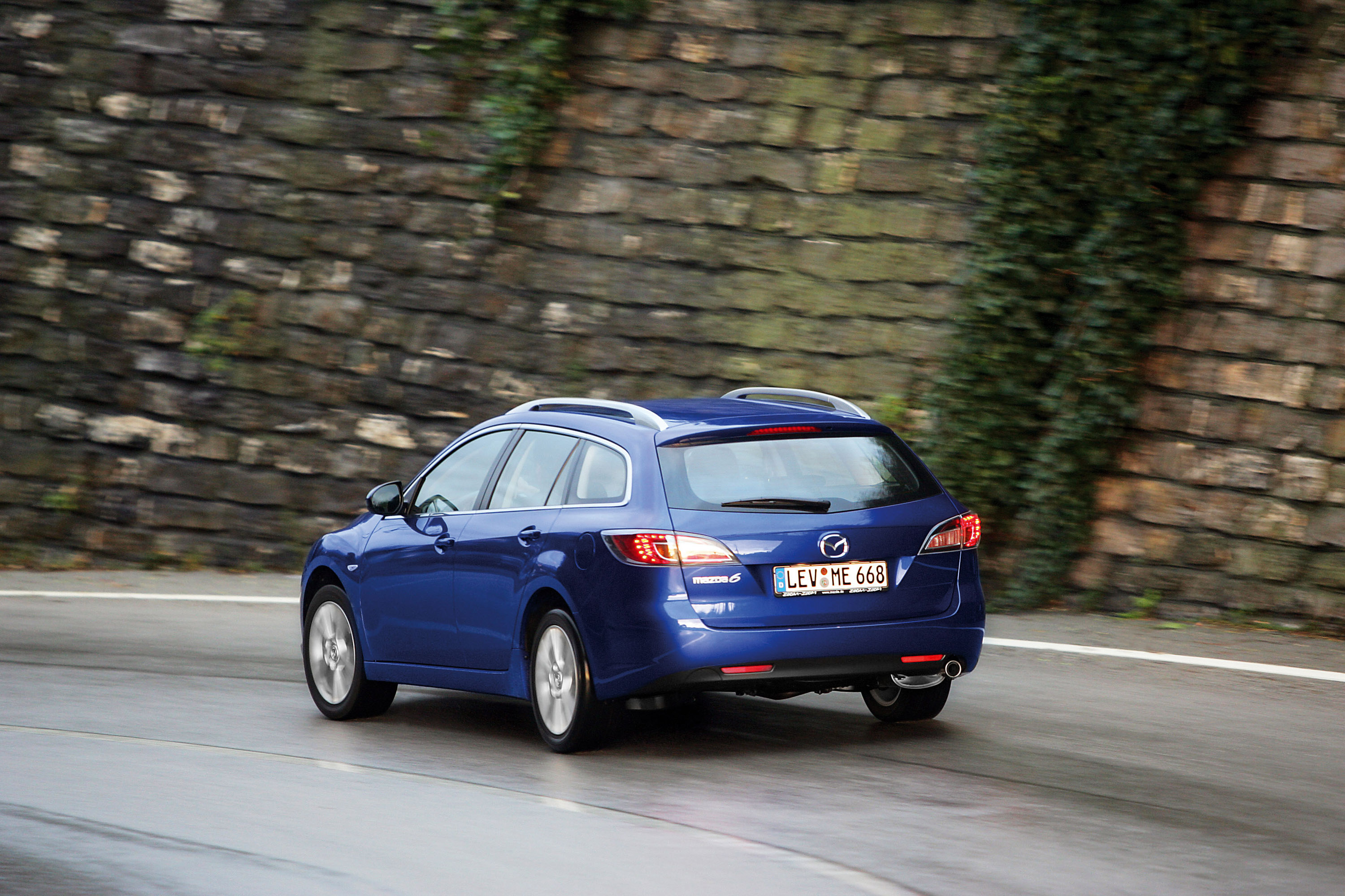 Mazda 6 Wagon photo #35