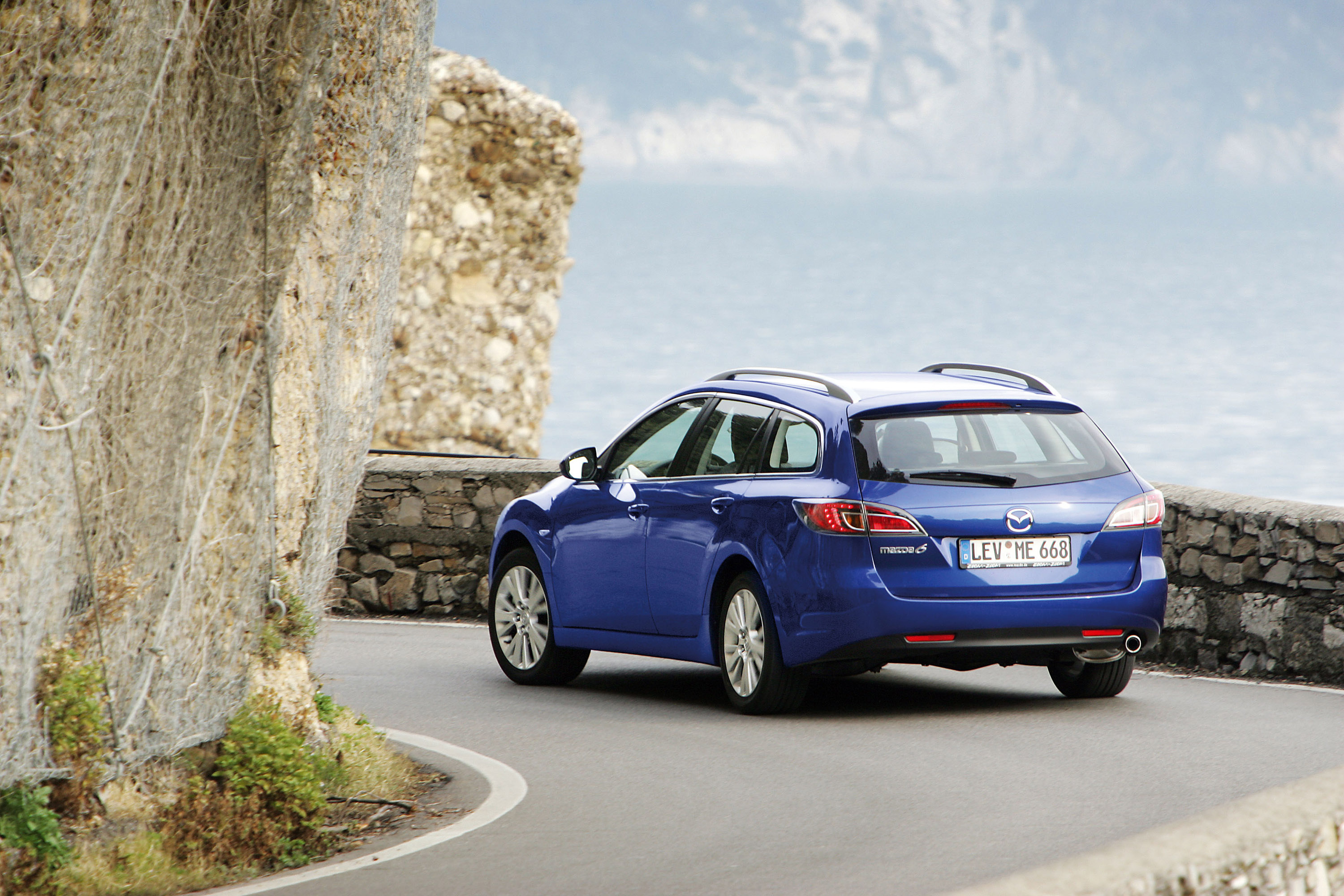 Mazda 6 Wagon photo #36