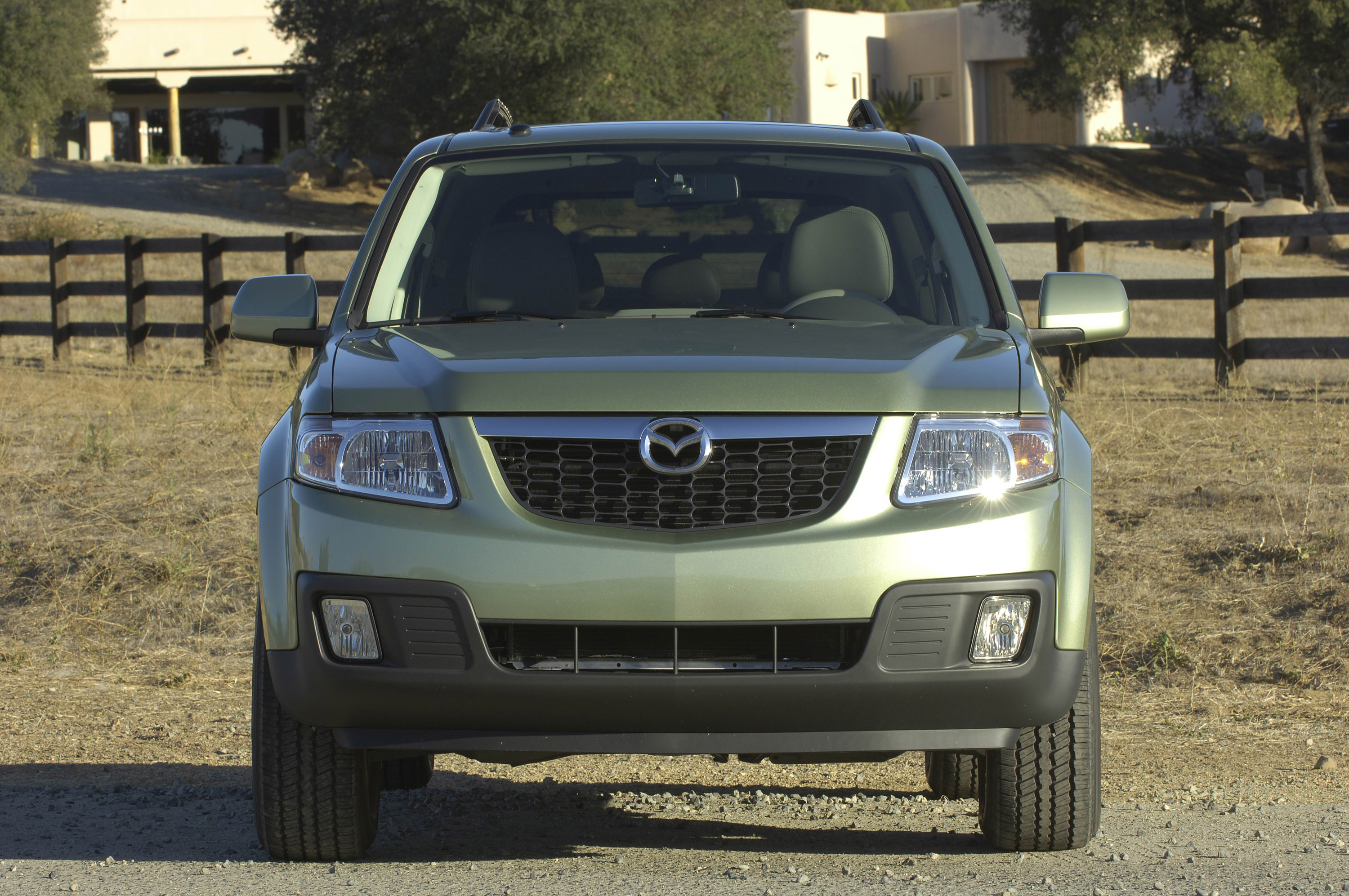 Mazda Tribute HEV photo #2