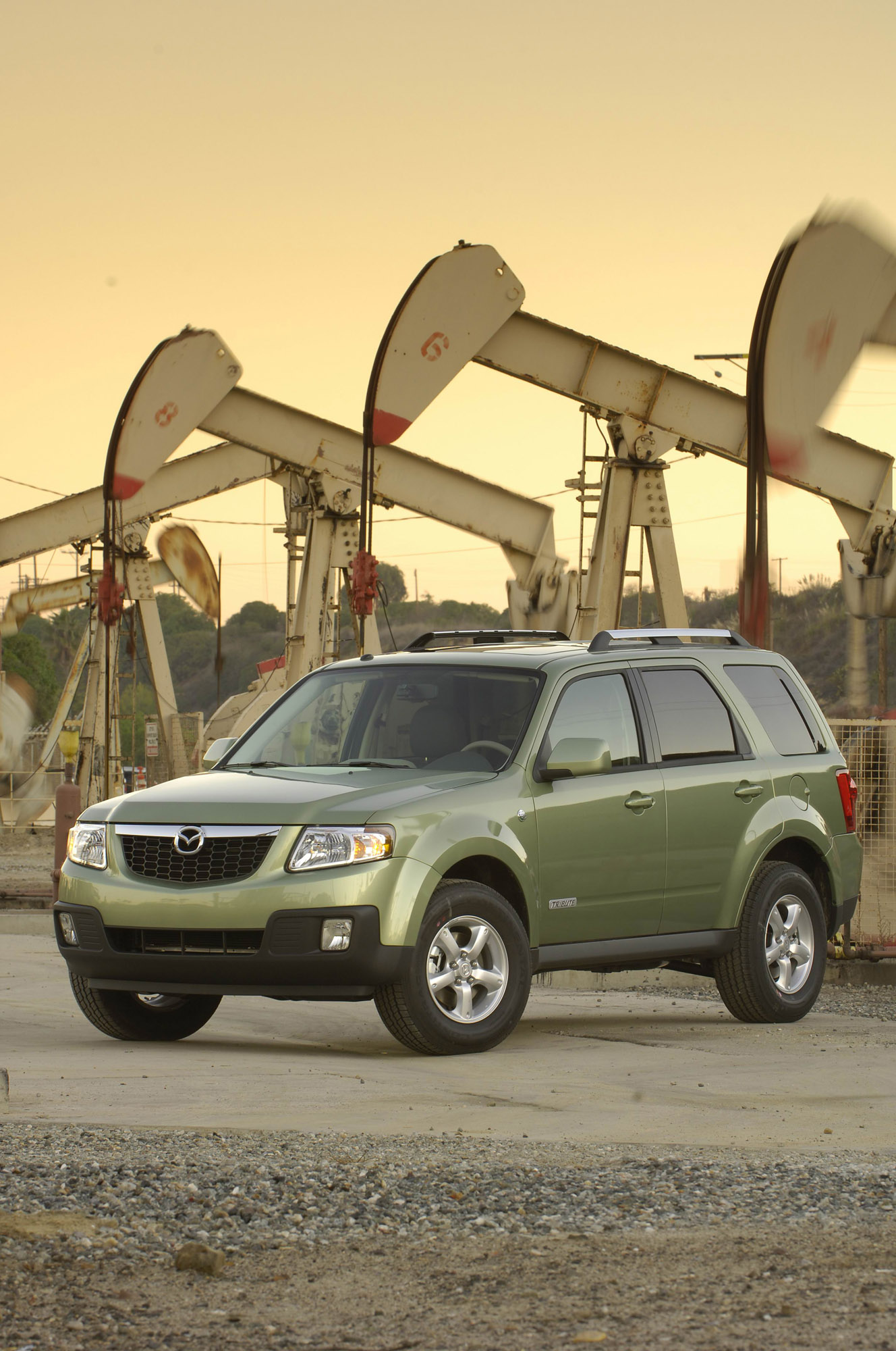 Mazda Tribute HEV photo #3