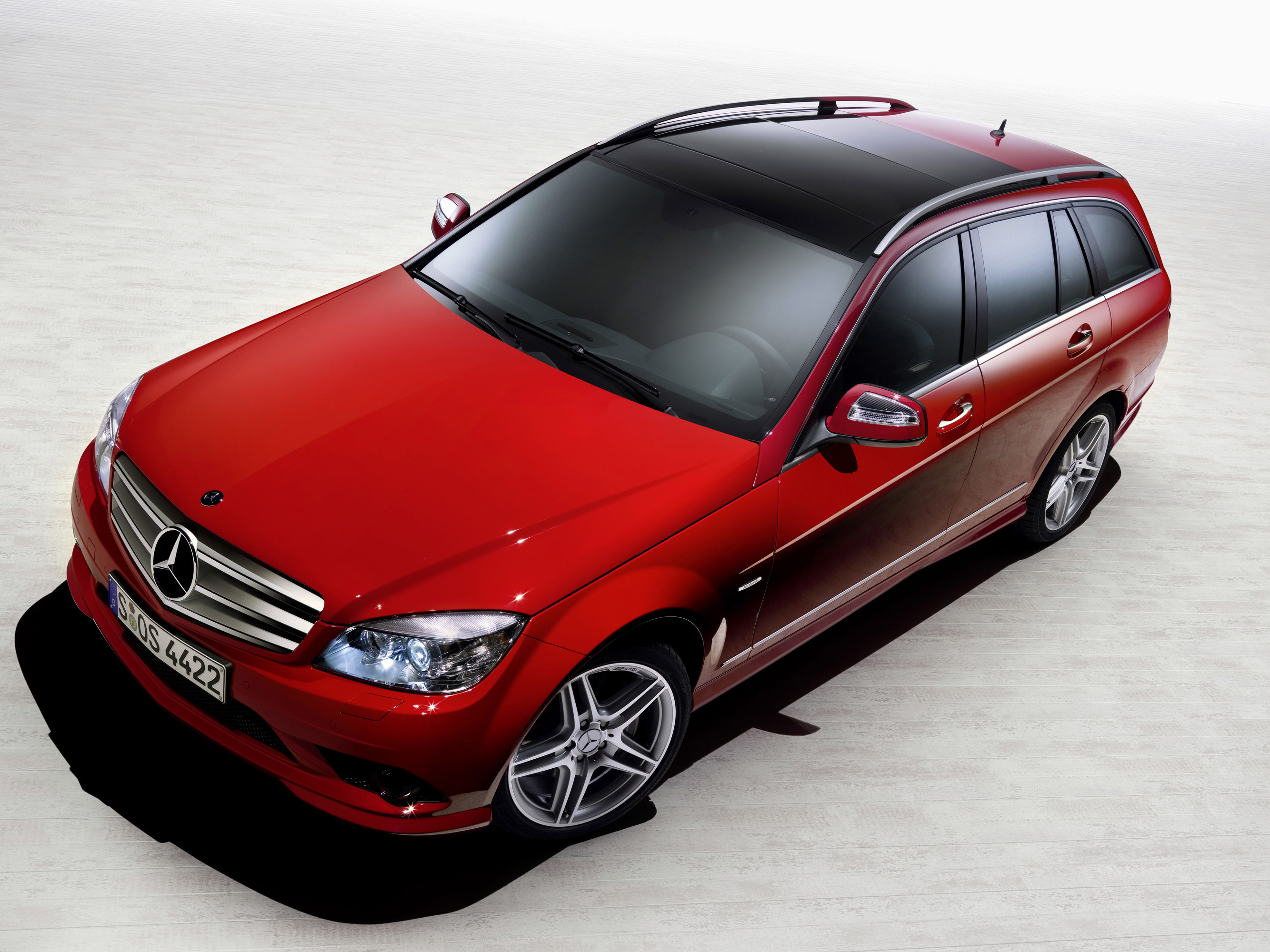 Mercedes-Benz C-Class Estate photo #1