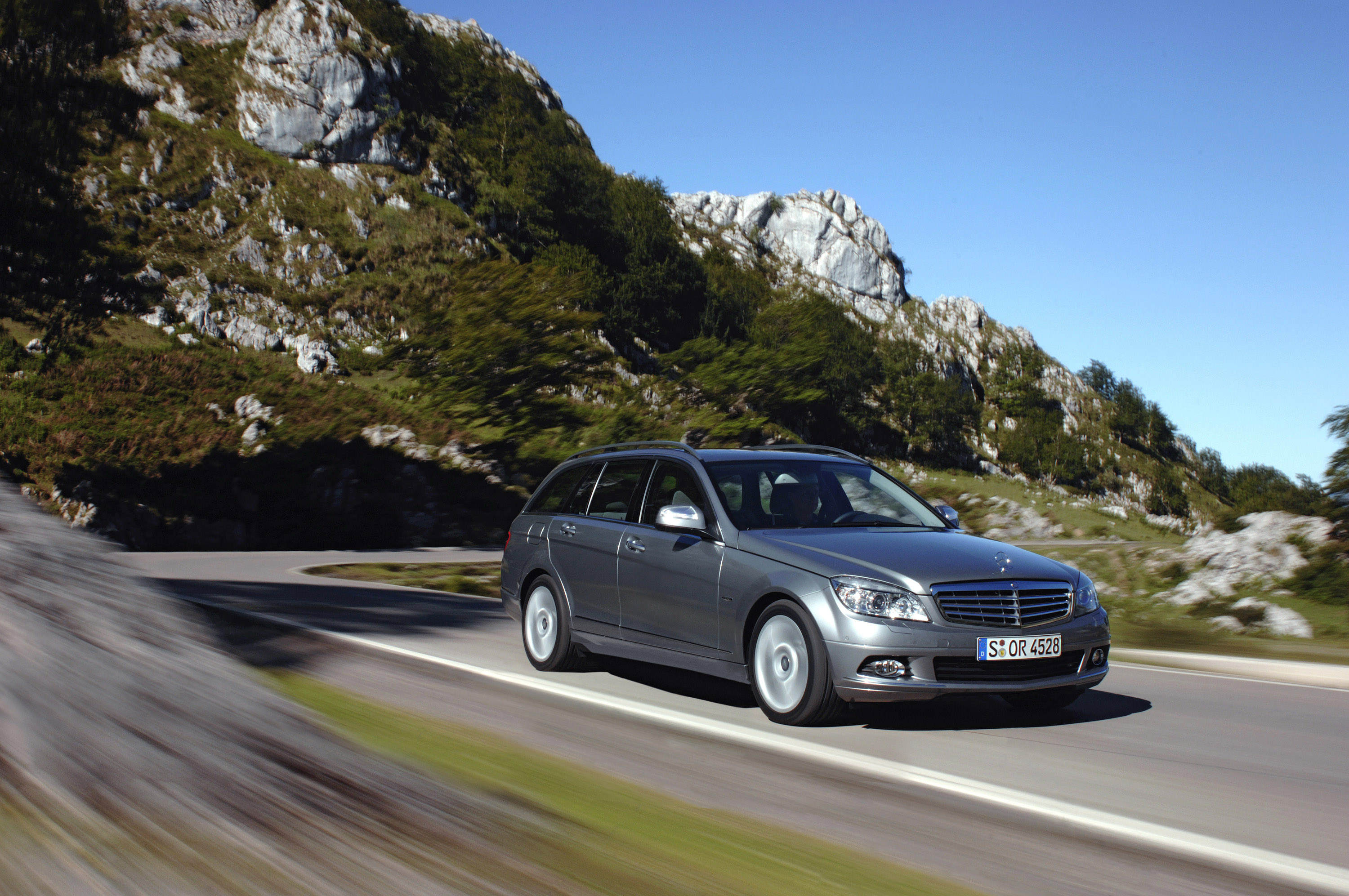 Mercedes-Benz C-Class Estate photo #16