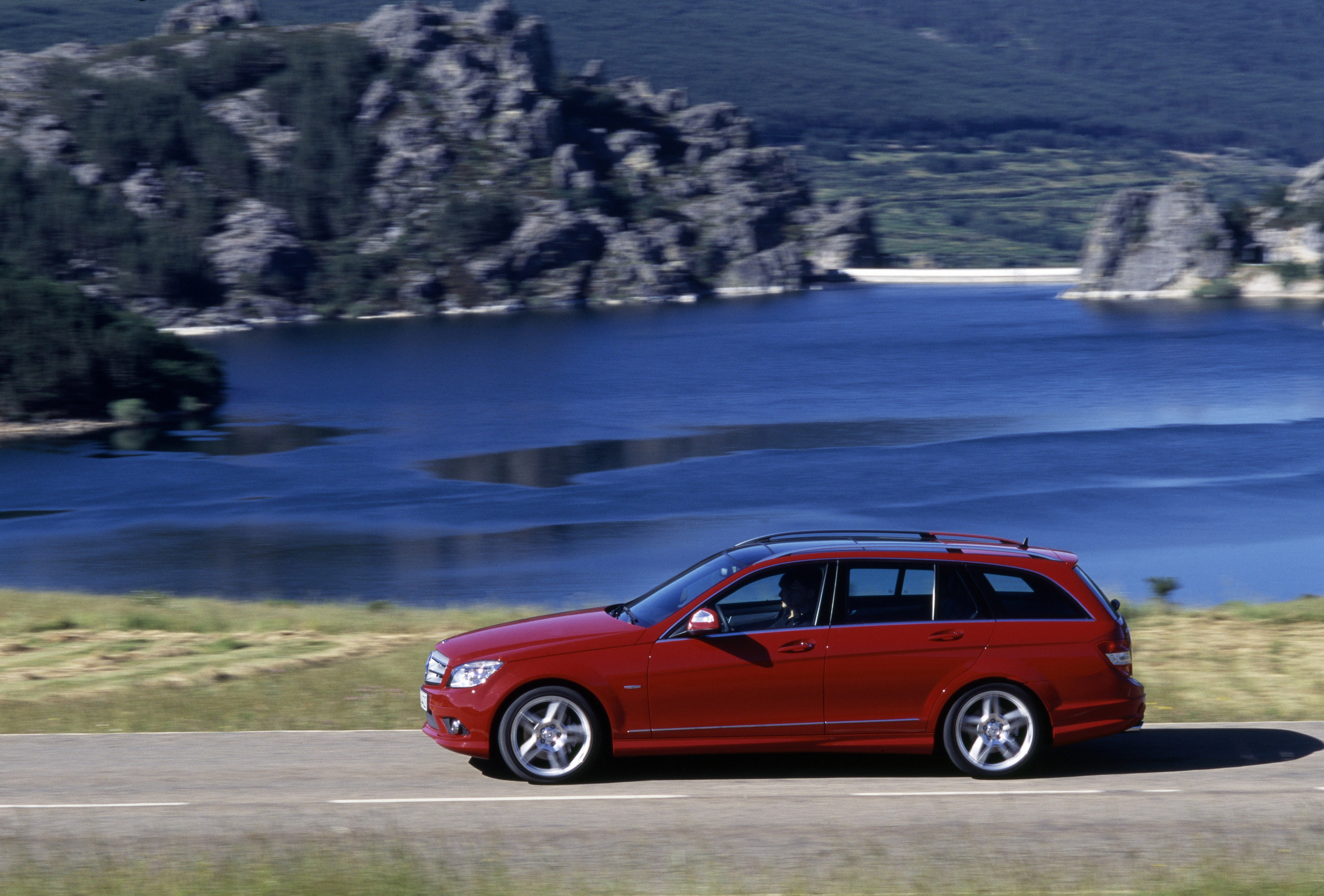 Mercedes-Benz C-Class Estate photo #21