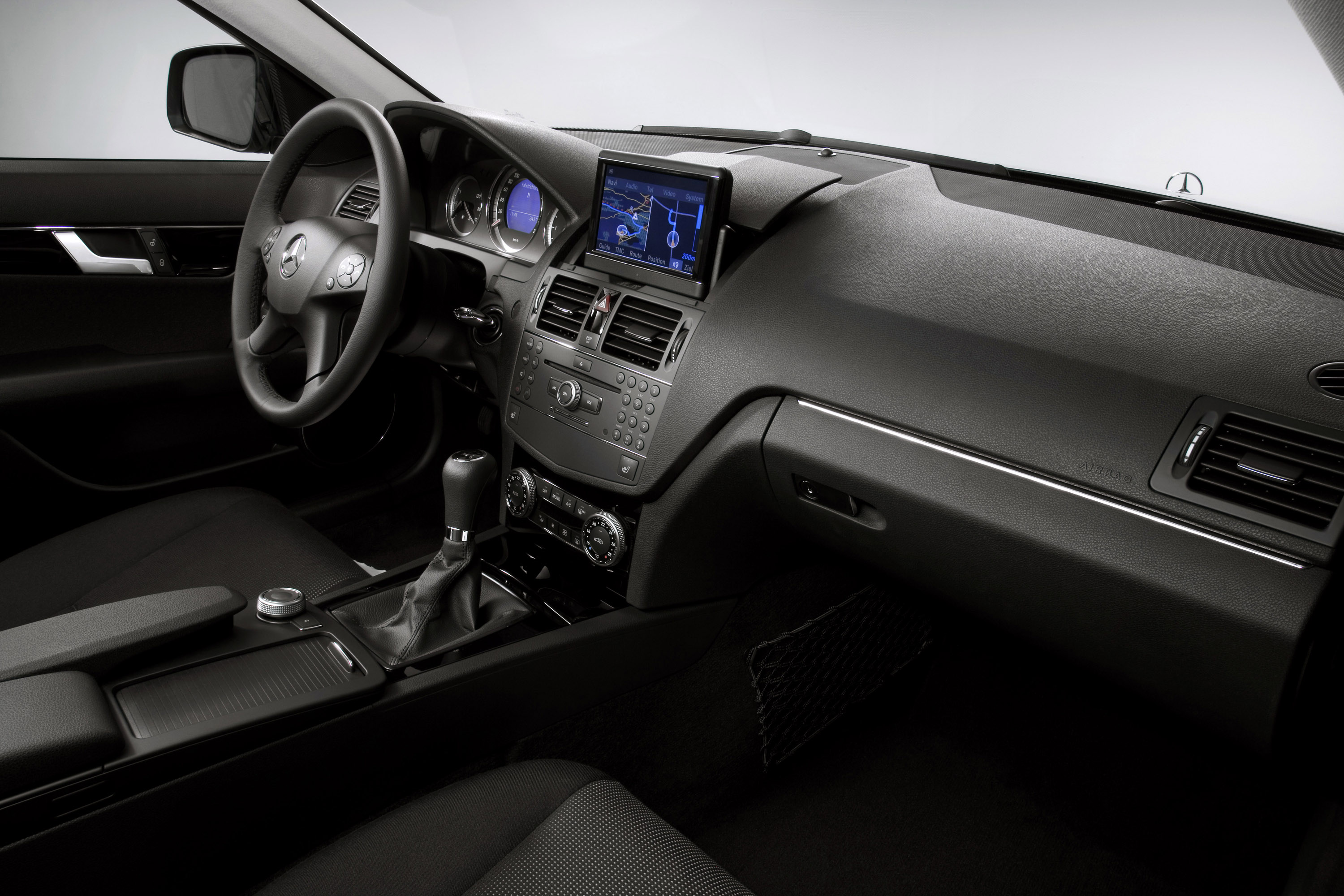 Mercedes-Benz C-Class Estate photo #59