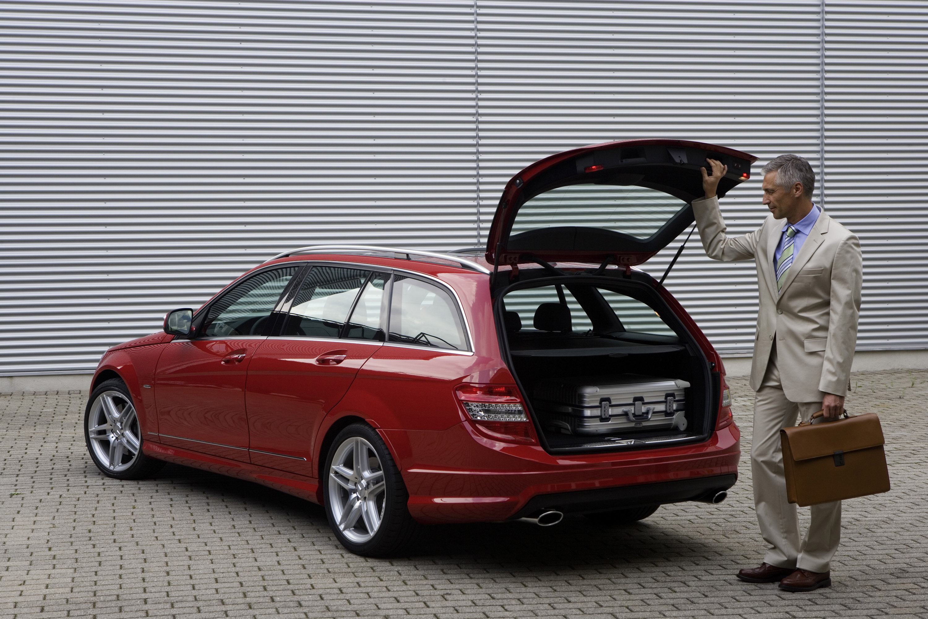 Mercedes-Benz C-Class Estate photo #84