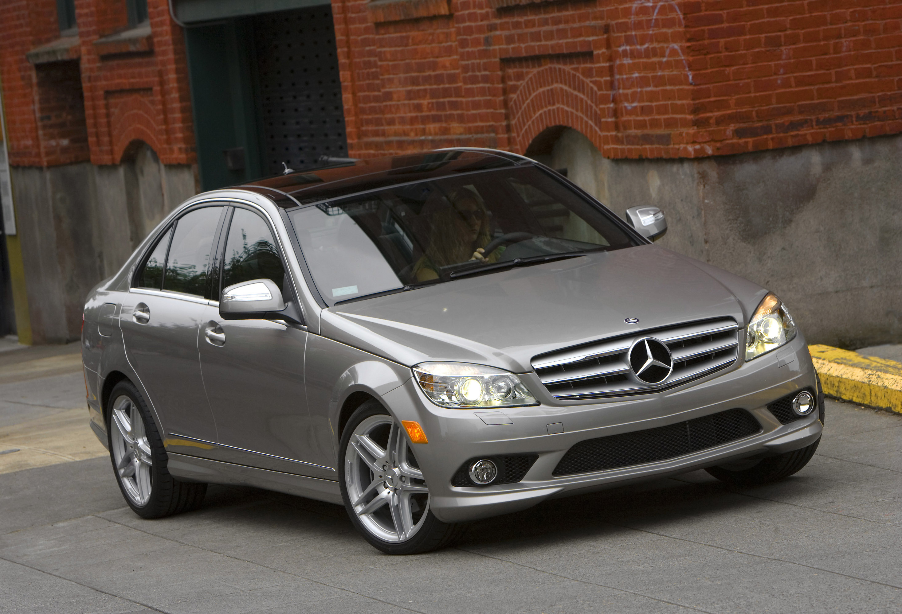 Mercedes-Benz C63 AMG photo #31