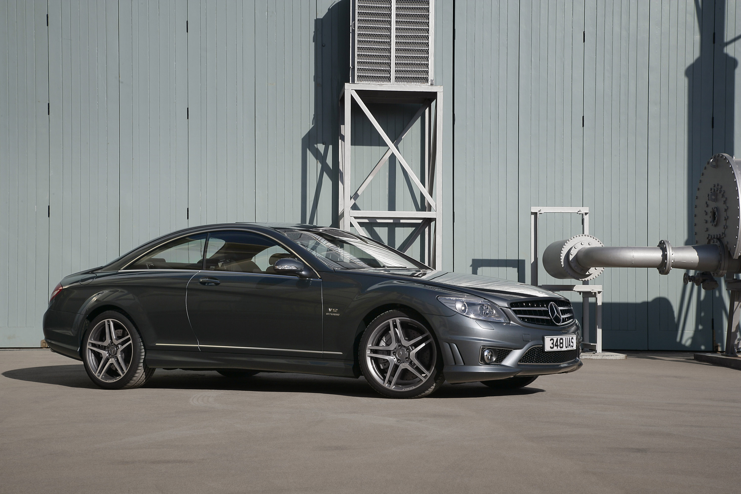Mercedes-Benz CL65 AMG UK Version photo #18