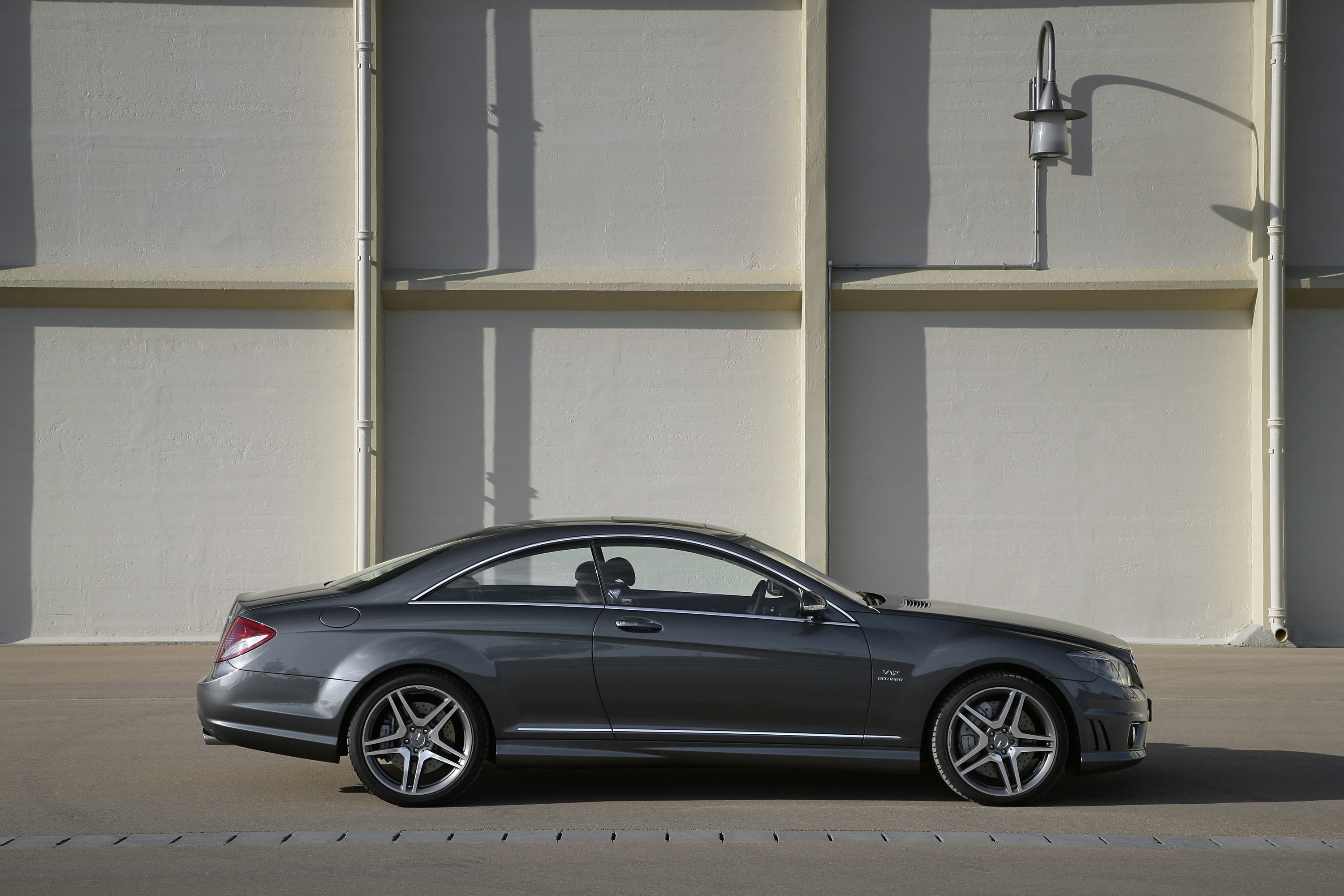Mercedes-Benz CL65 AMG UK Version photo #33