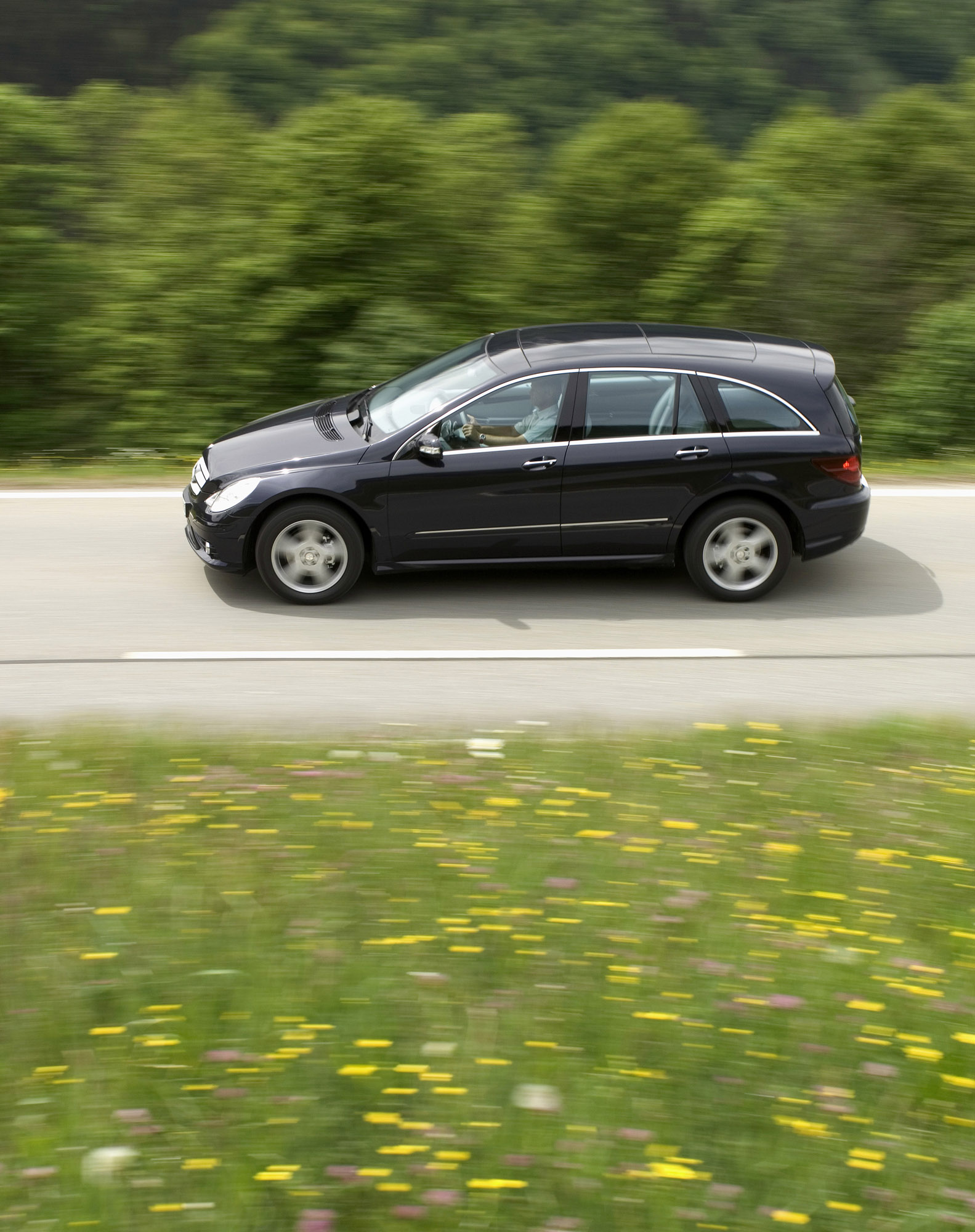 Mercedes-Benz R-Class photo #17