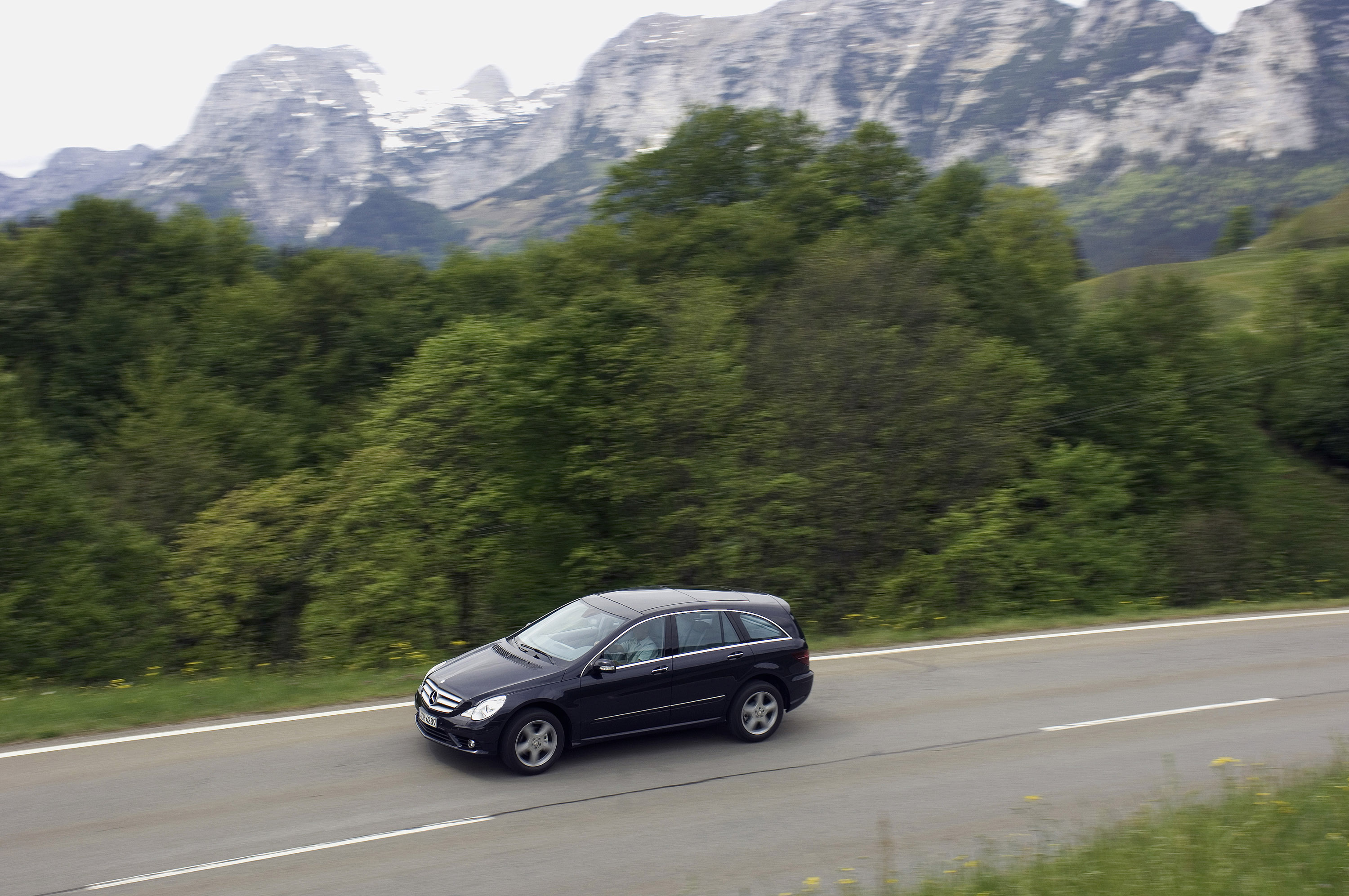 Mercedes-Benz R-Class photo #18