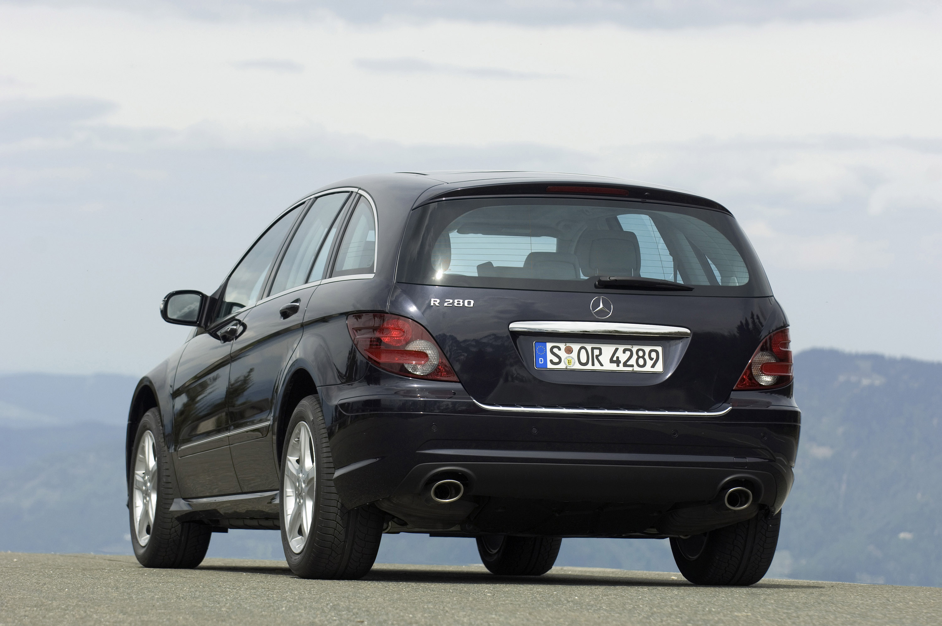 Mercedes-Benz R-Class photo #32