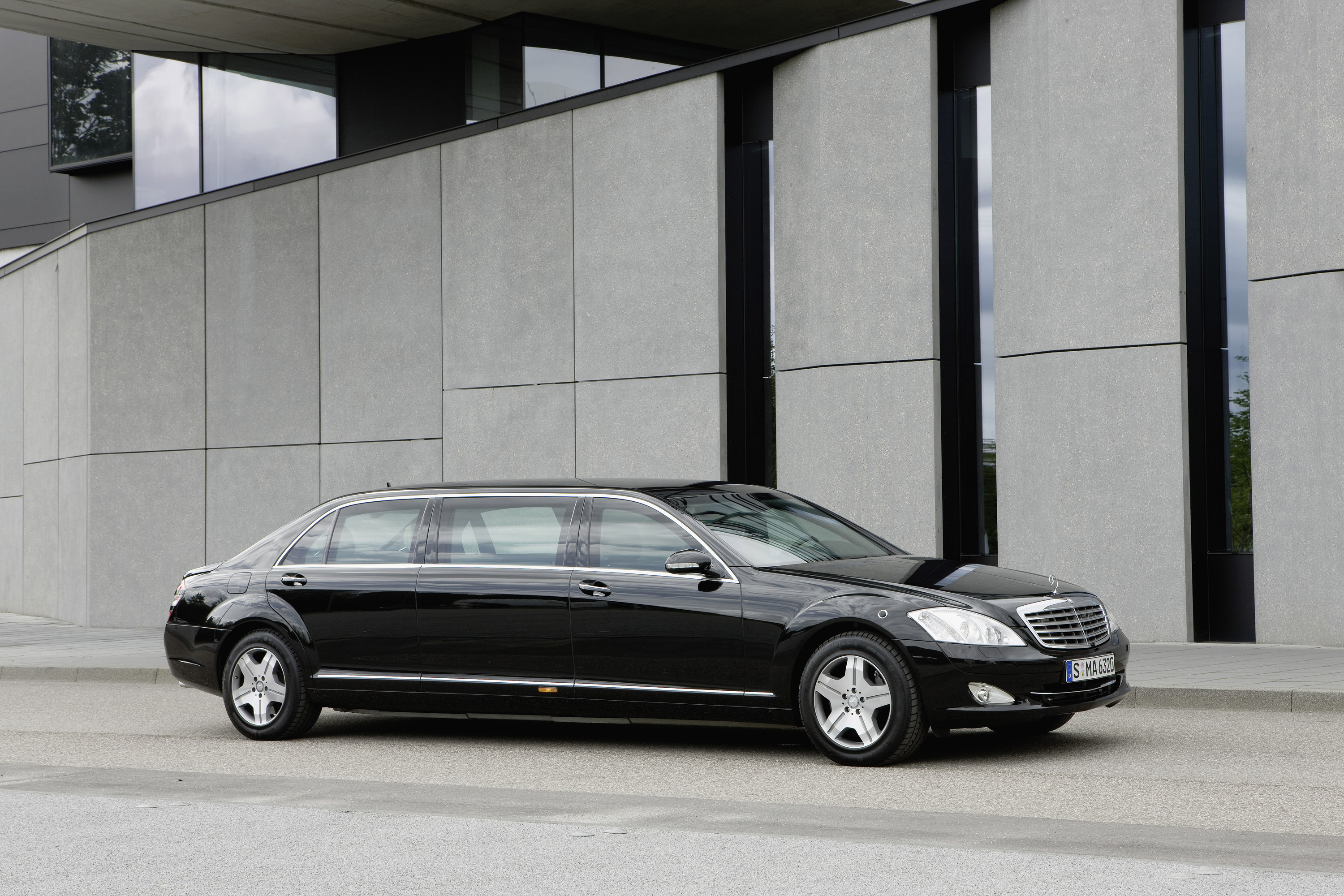 Mercedes-Benz S 600 Guard Pullman photo #3