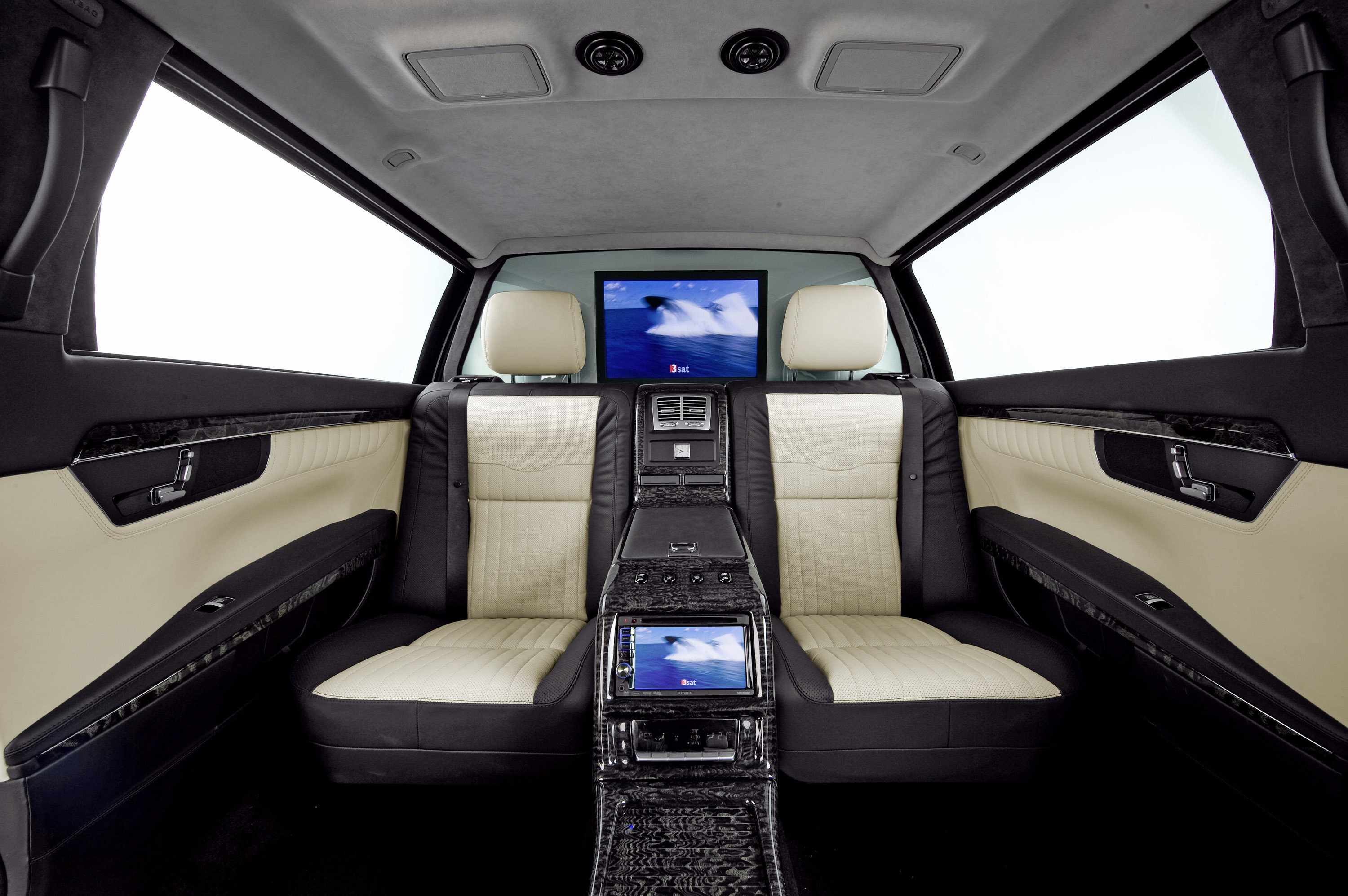 Mercedes-Benz S 600 Guard Pullman photo #7