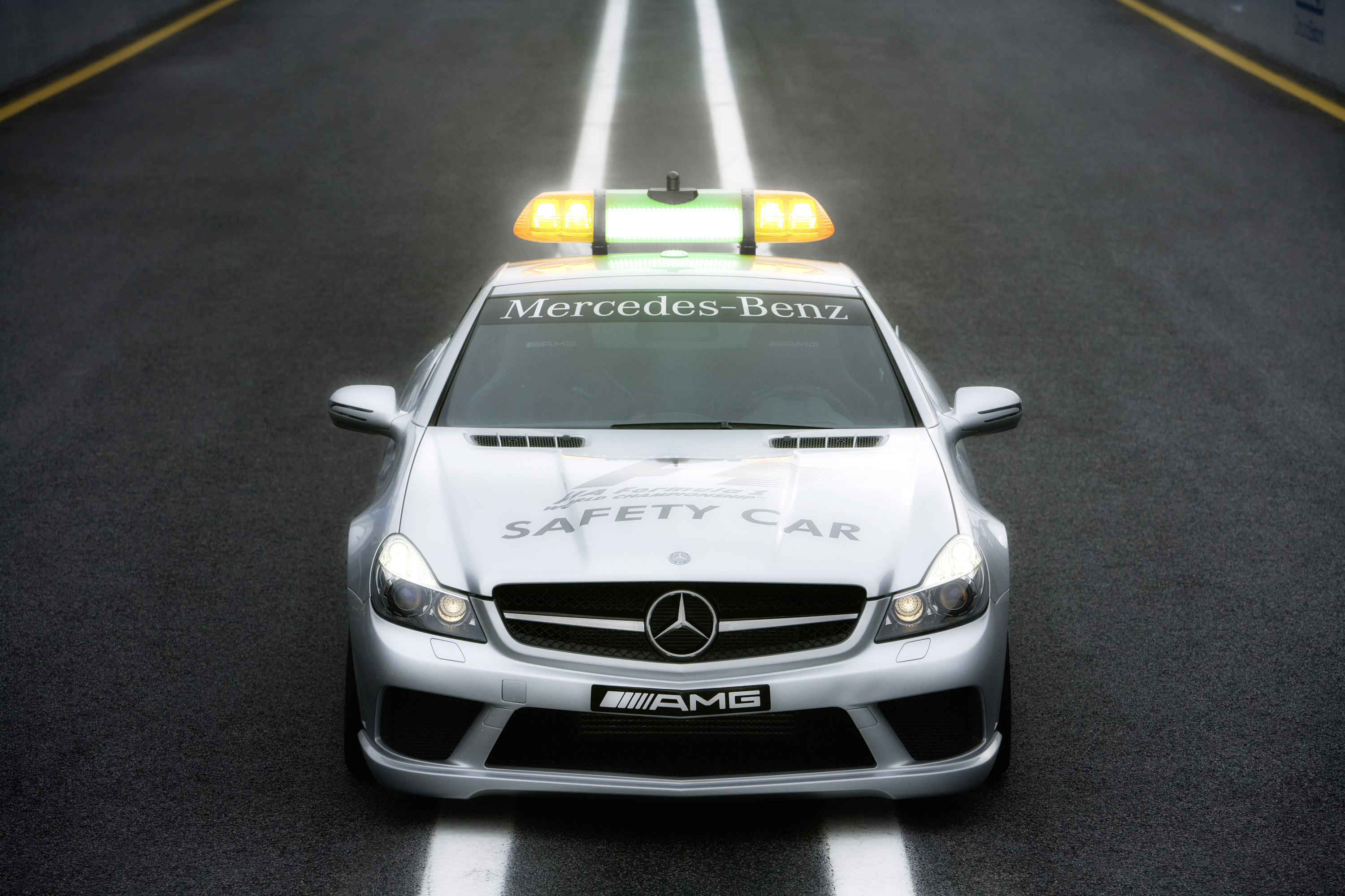 Mercedes-Benz SL 63 AMG F1 Safety Car photo #1