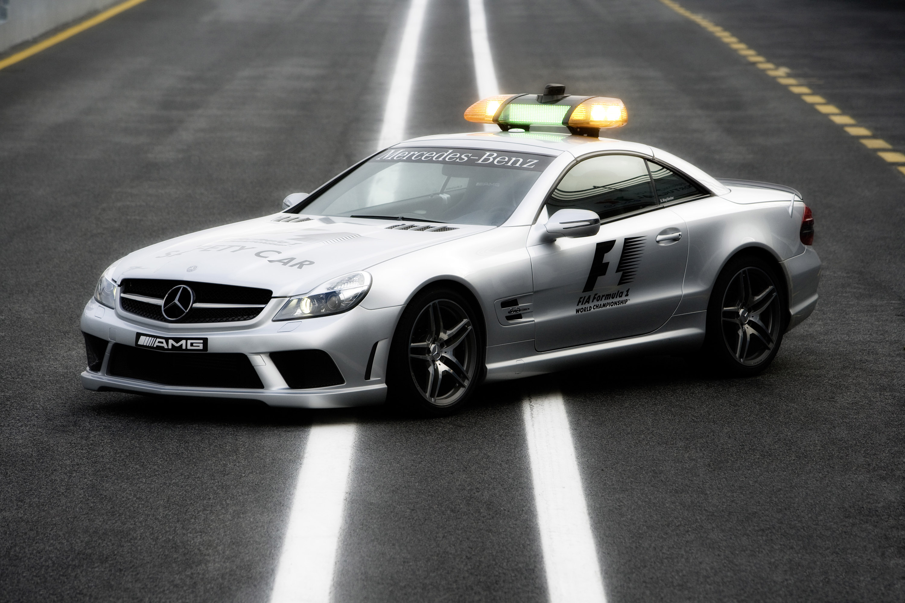 Mercedes-Benz SL 63 AMG F1 Safety Car photo #3