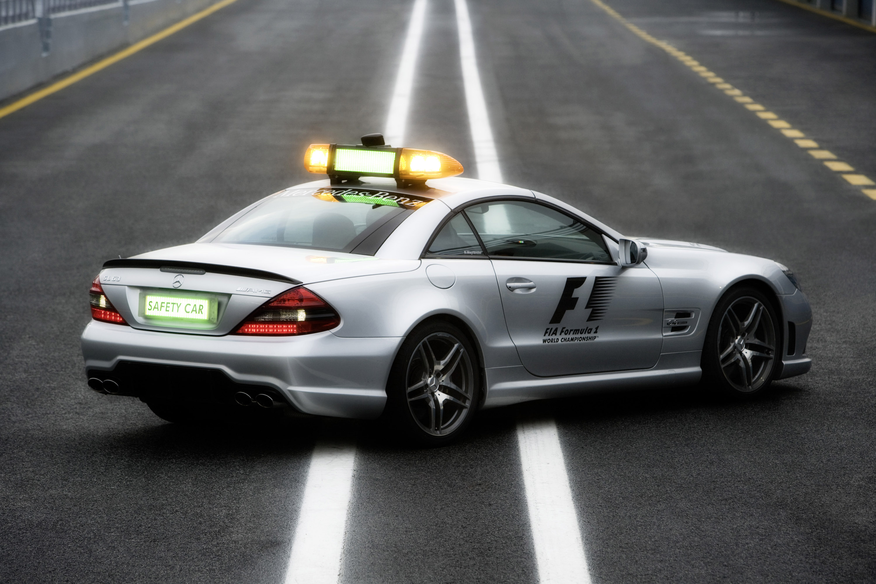 Mercedes-Benz SL 63 AMG F1 Safety Car photo #6