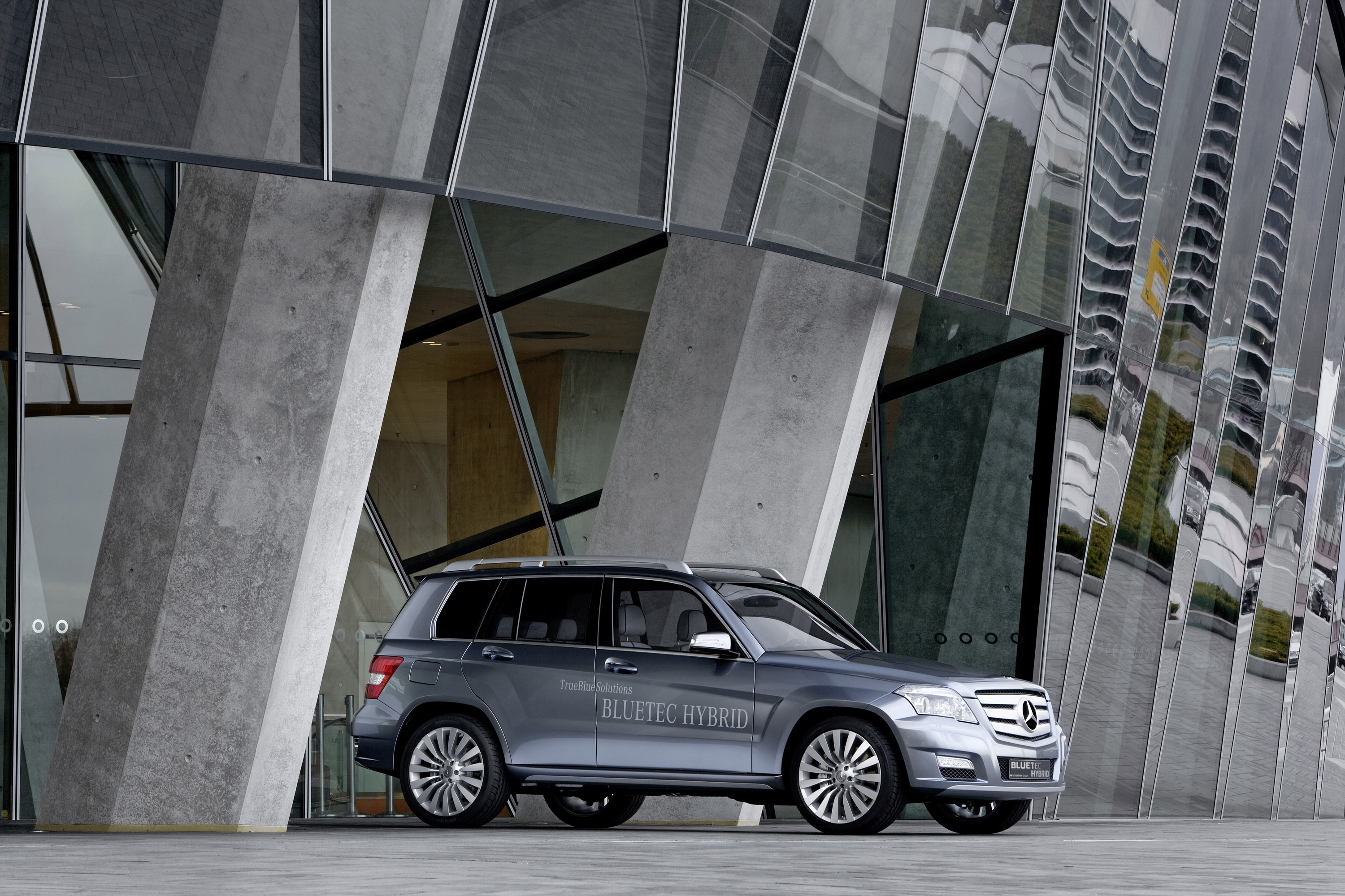 Mercedes-Benz Vision GLK Bluetec Hybrid Concept photo #3