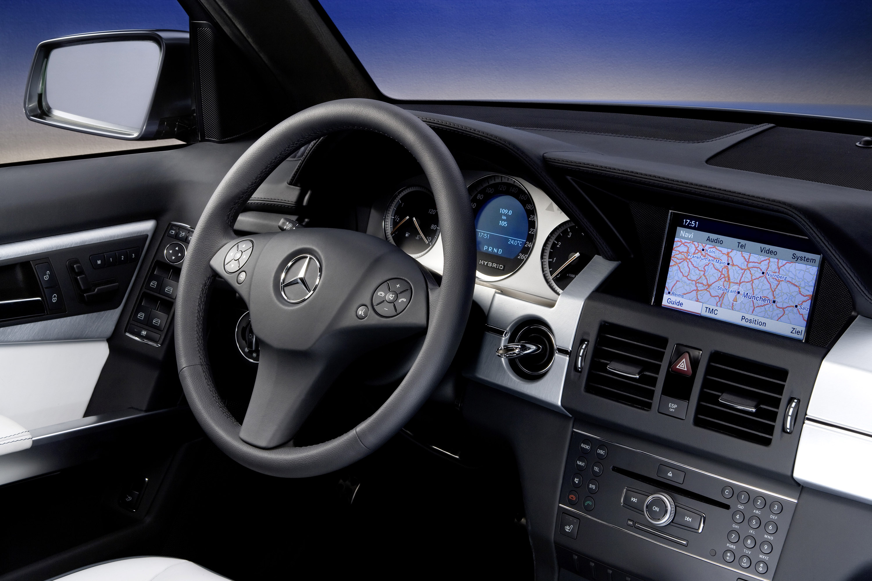 Mercedes-Benz Vision GLK Bluetec Hybrid Concept photo #5