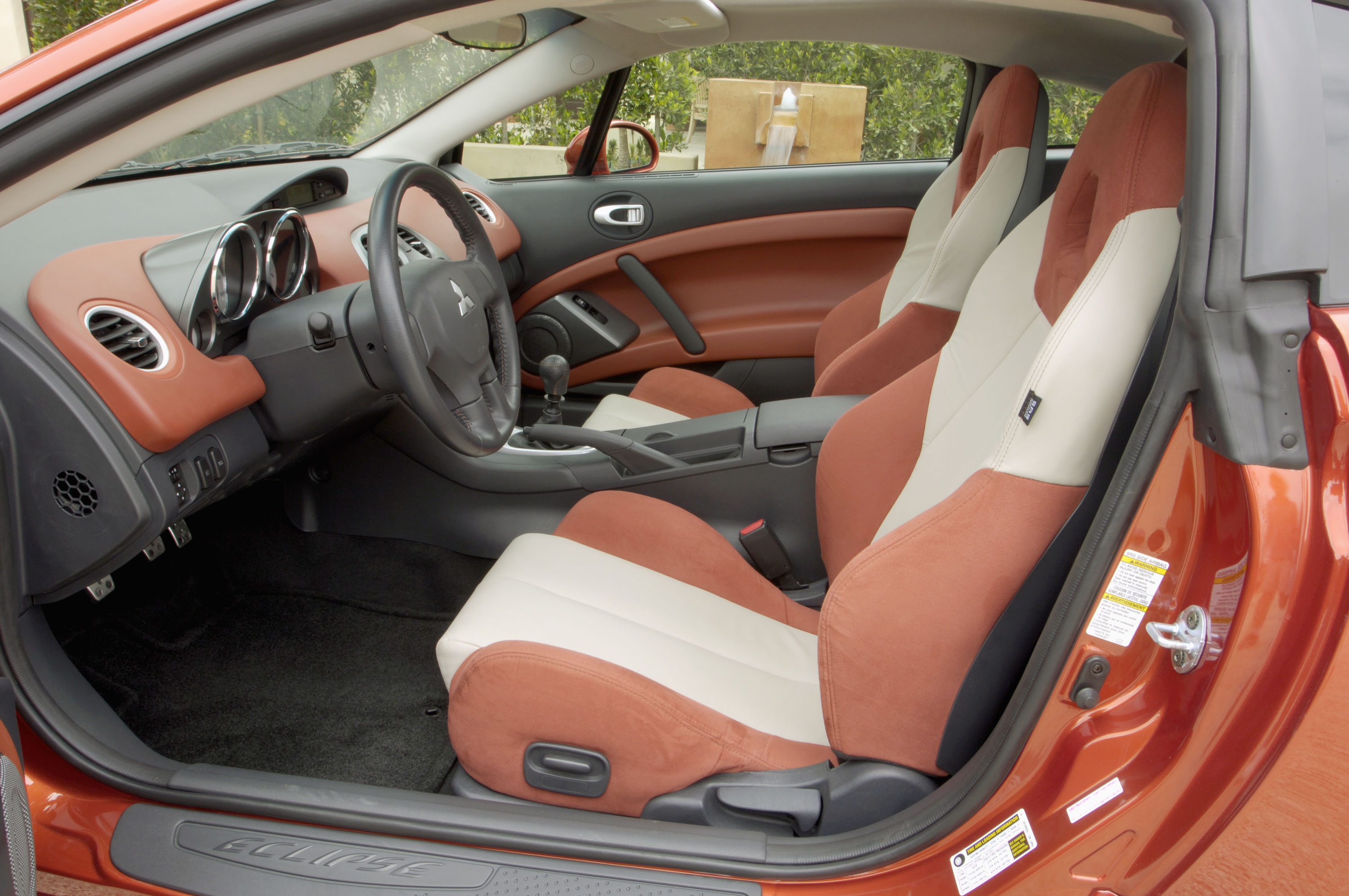 Mitsubishi Eclipse Coupe photo #17