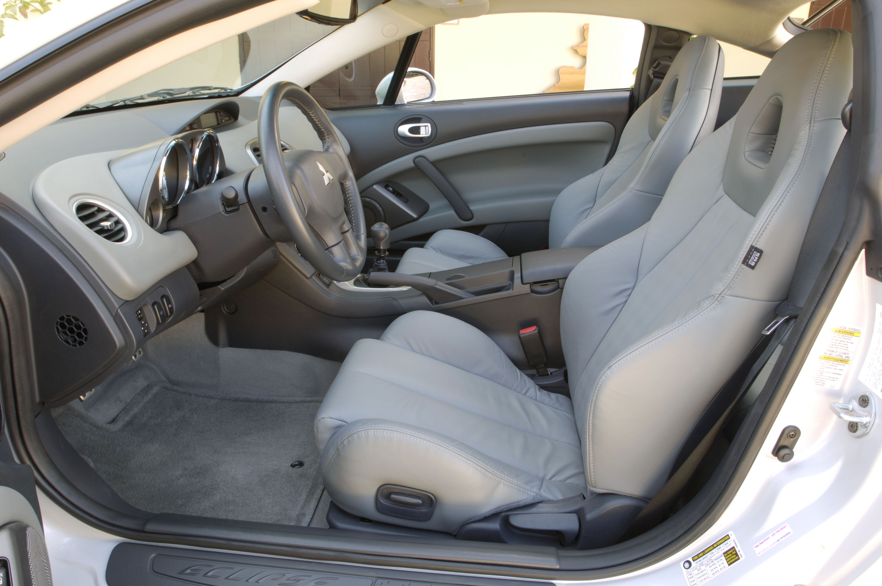 Mitsubishi Eclipse Coupe photo #20
